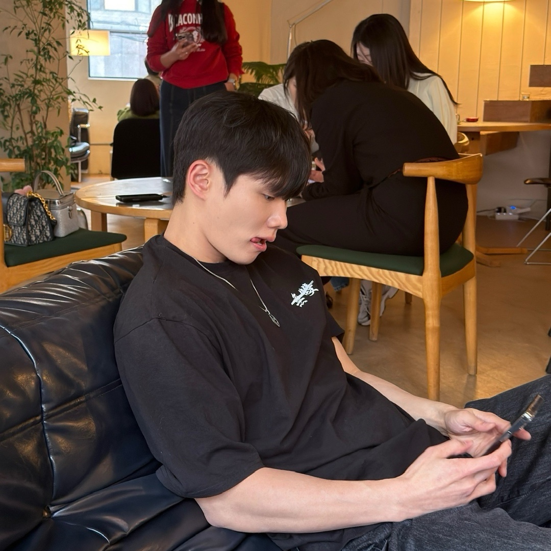 Diesel Dx1342 Stainless Steel Pendant Necklace Silver, Stussy Basic Stussy T-Shirt Black 2024, 2025 착용 스타일 - 2
