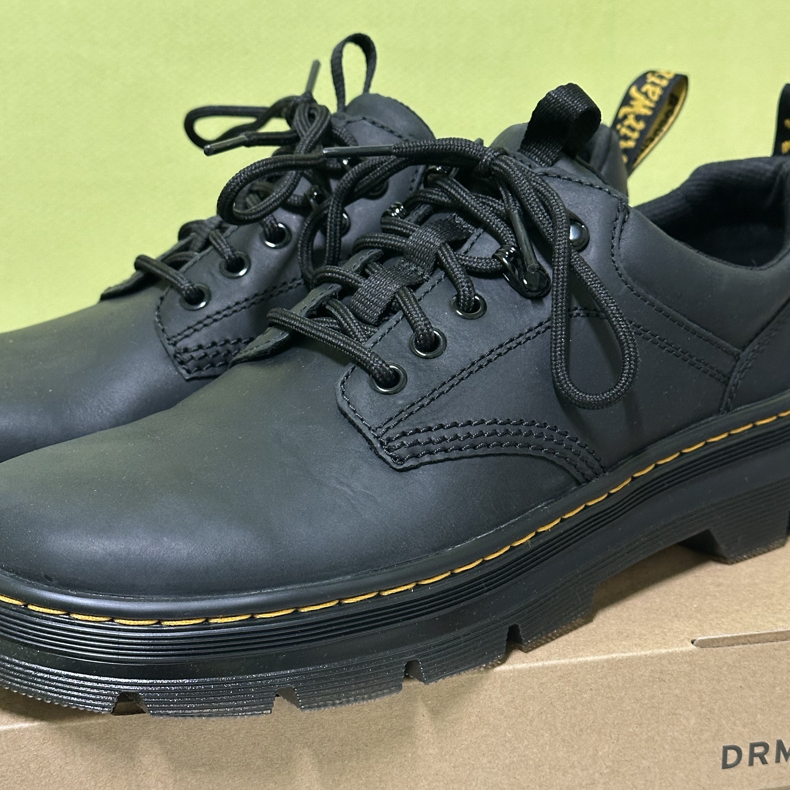 Dr. Martens Reeder Wyoming Leather Utility Shoes Black 착용 스타일