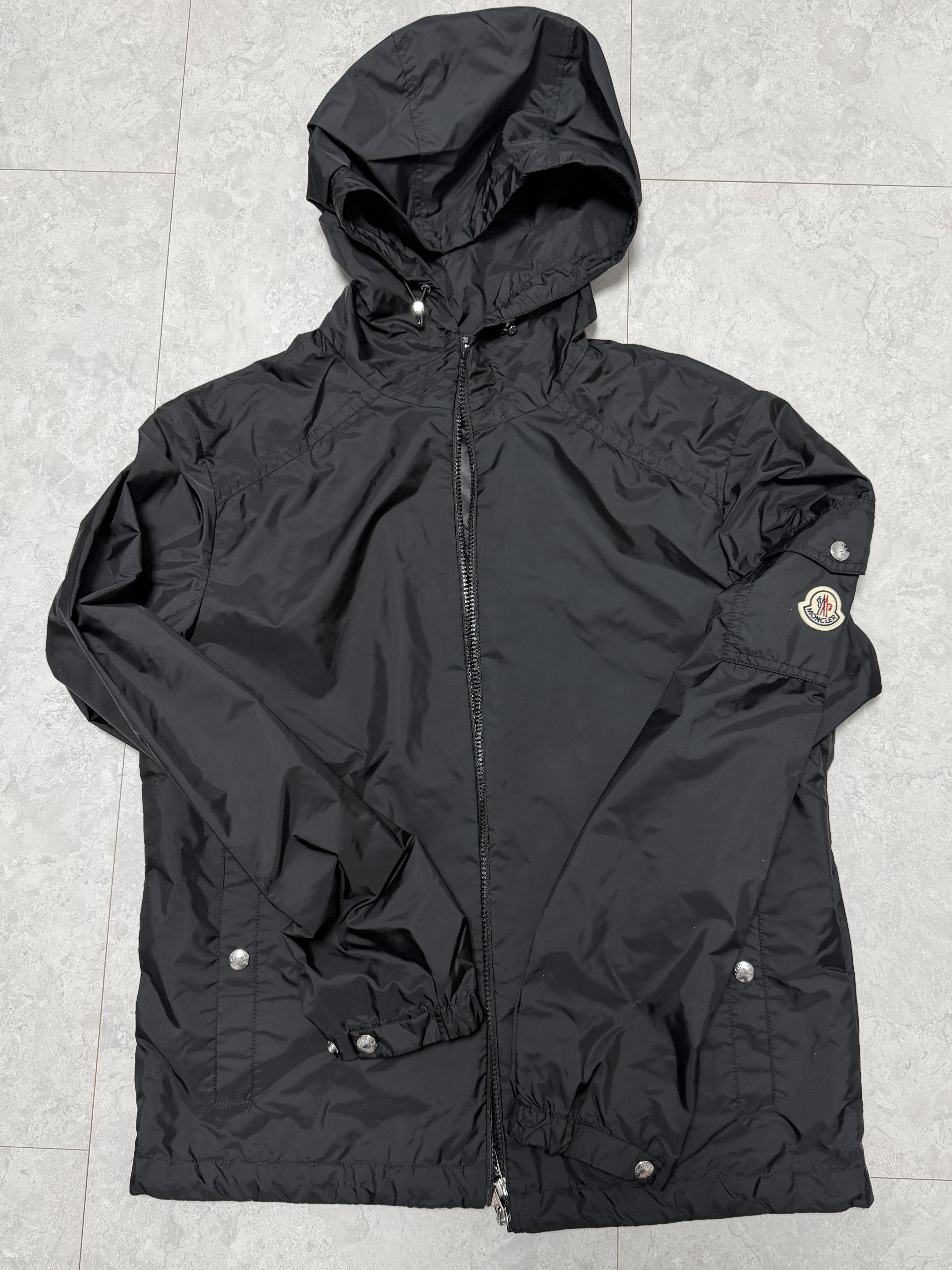 Moncler Etiache Hooded Rain Jacket Black - 26SS 착용 스타일