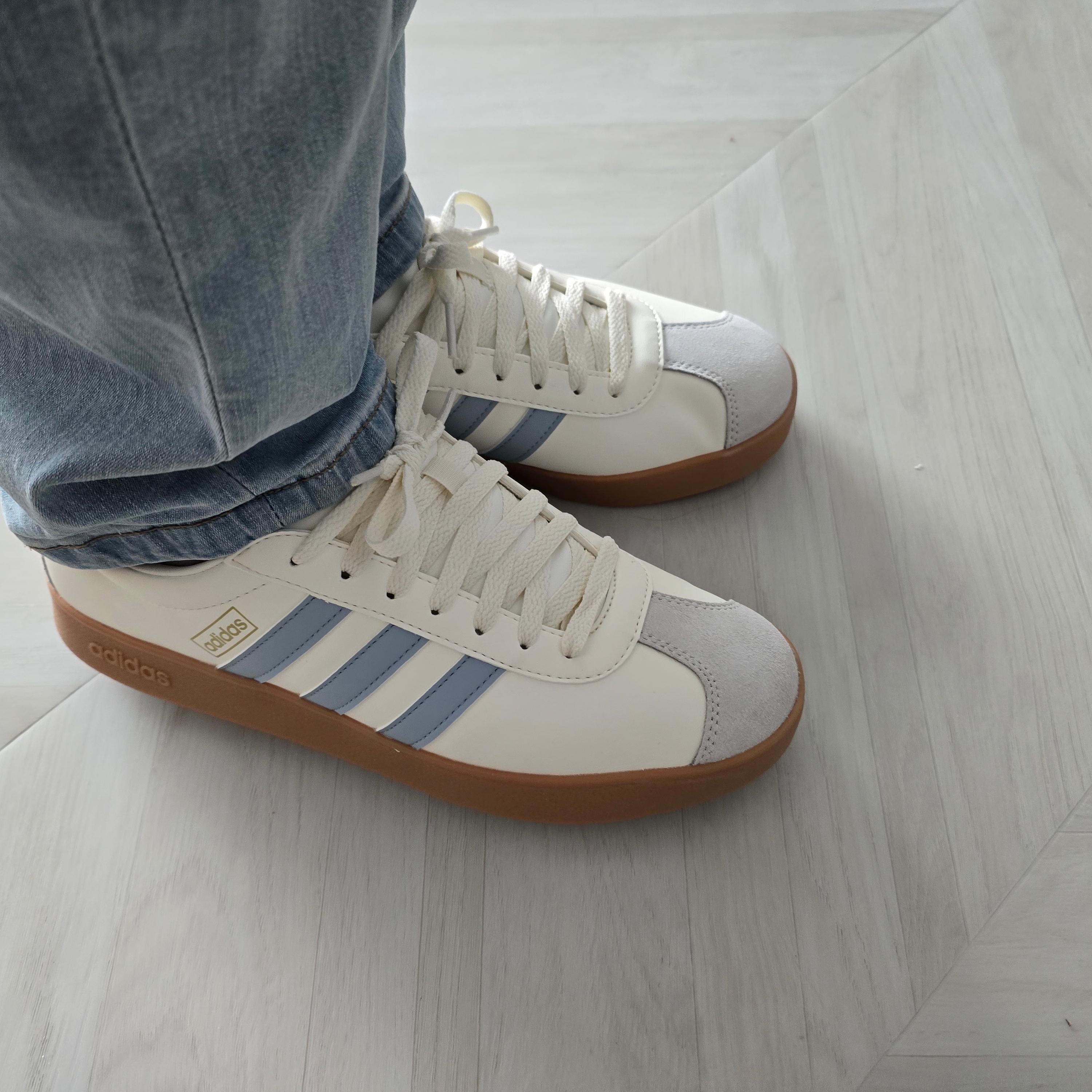 Adidas Neo VL Court 2.0 White Blue 착용 스타일