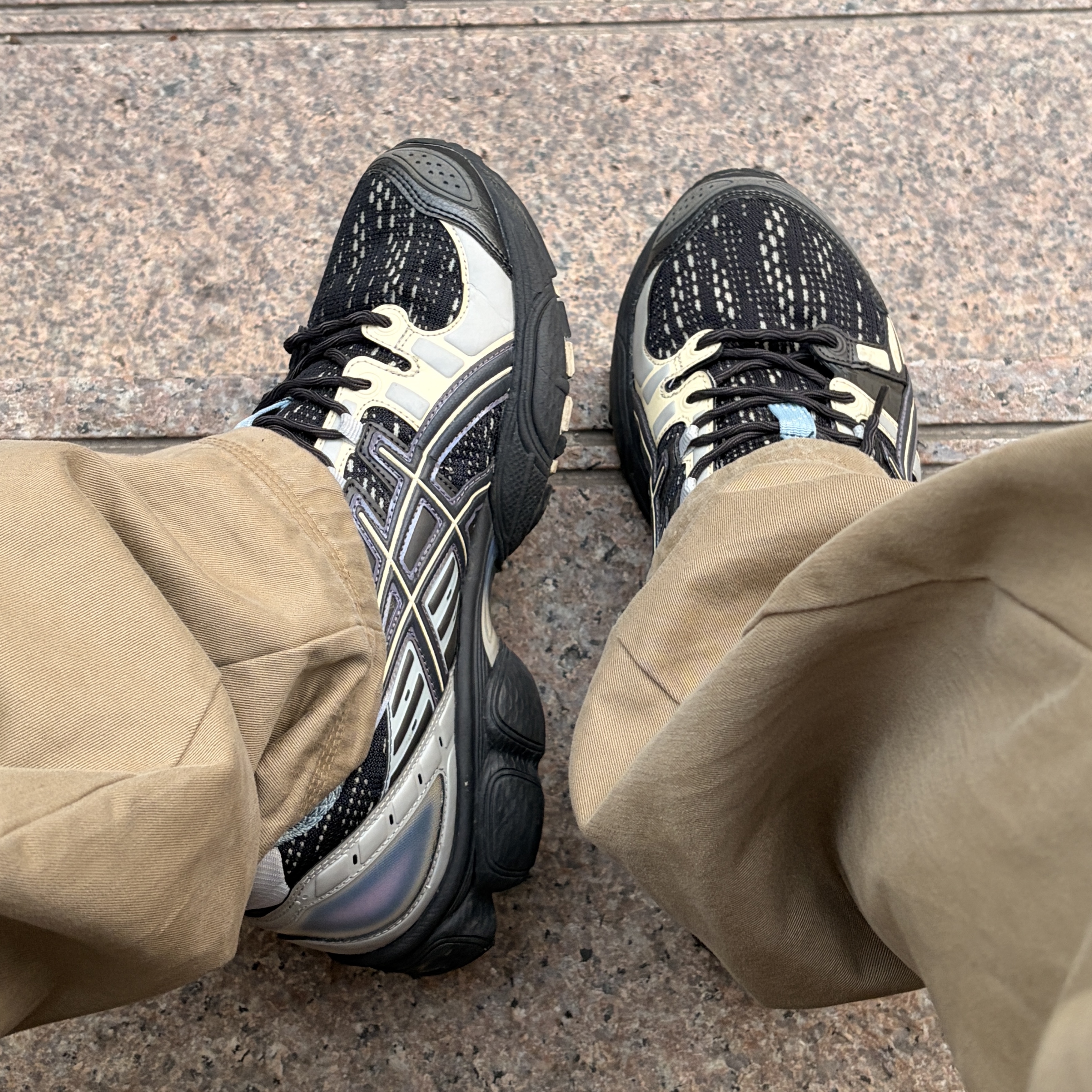 Asics UB5-S Gel-Nimbus 9 Black Gunmetal 착용 스타일