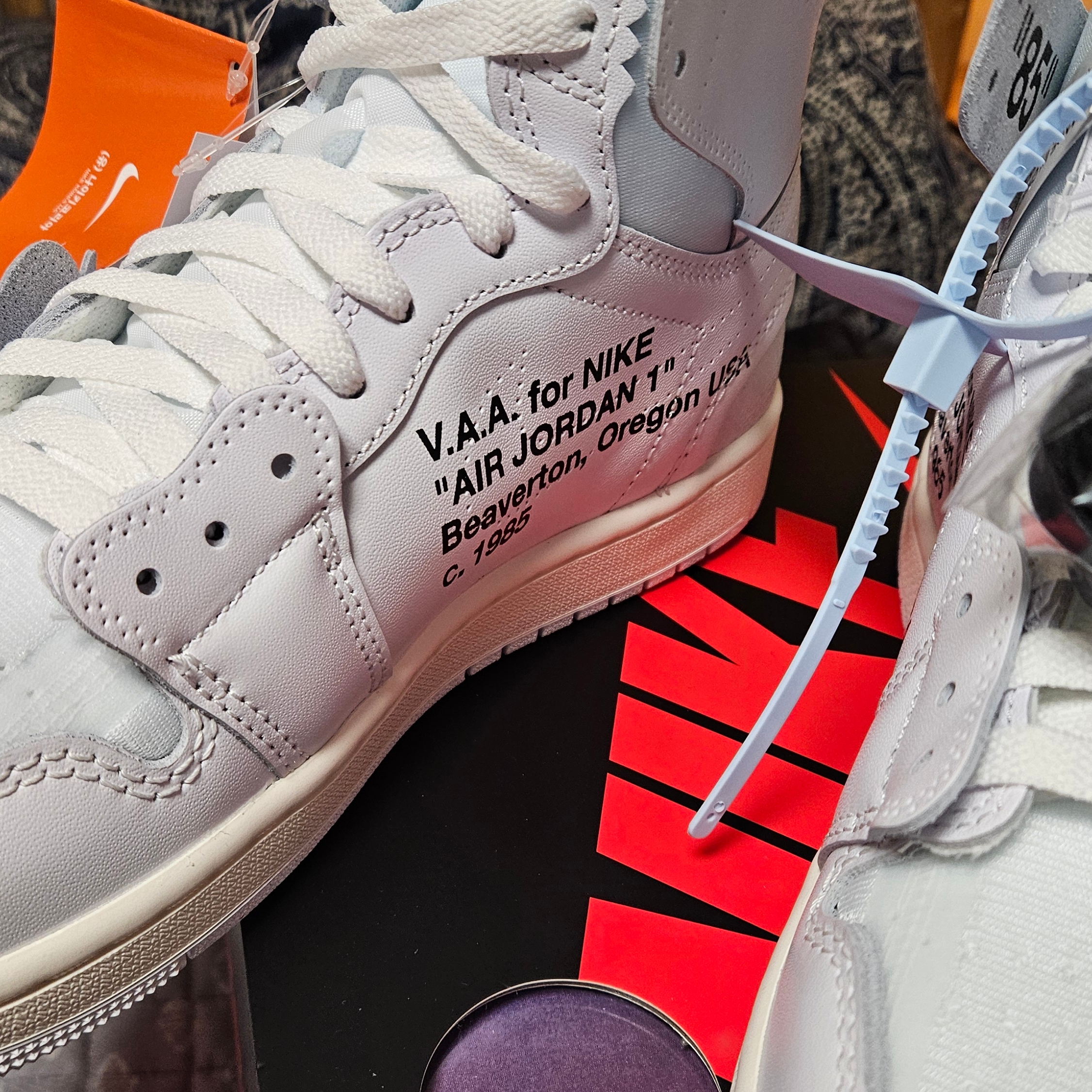 Jordan 1 x Virgil Abloh Archive Retro High Alaska White 착용 스타일 - 2