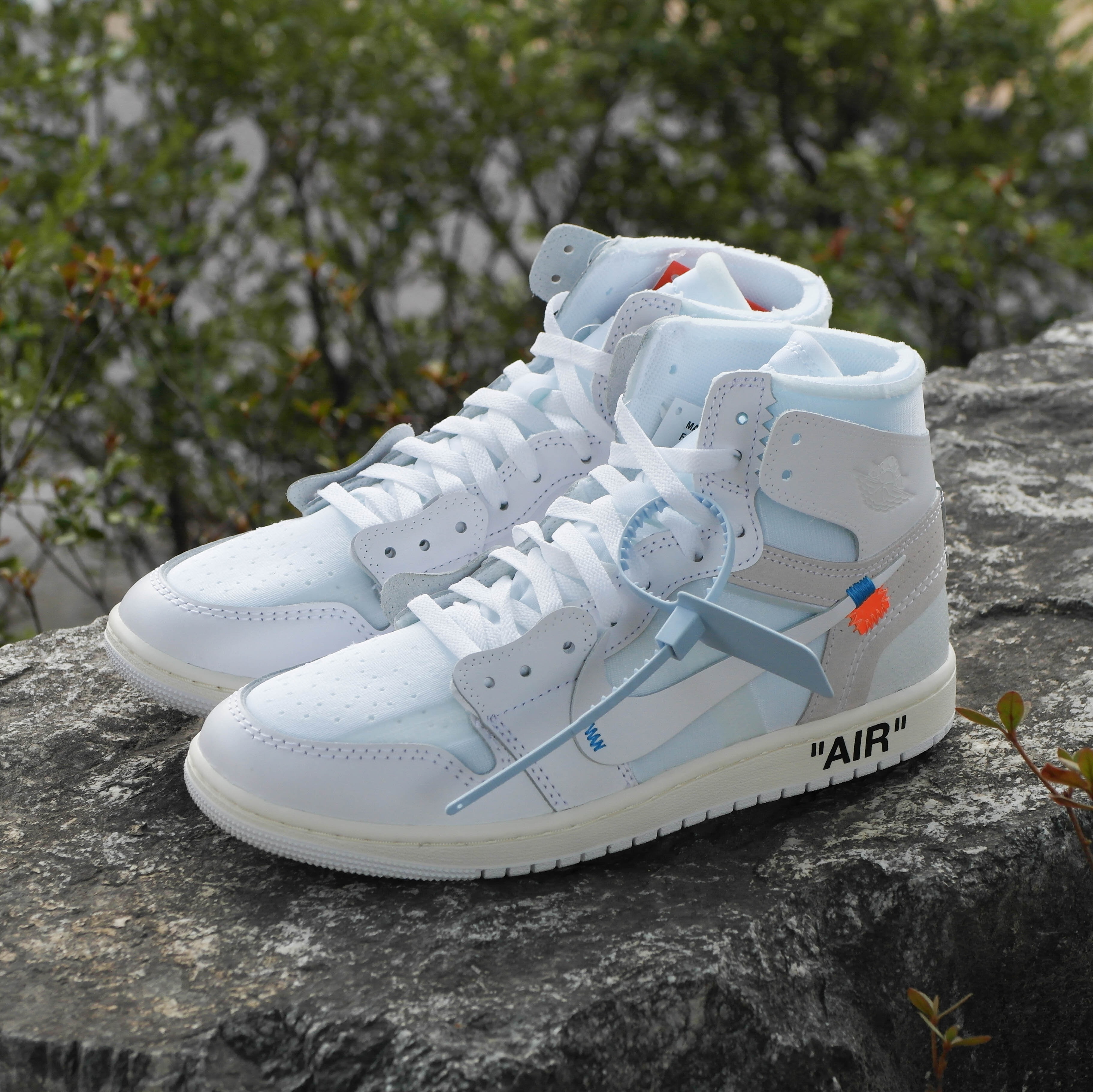 Jordan 1 x Virgil Abloh Archive Retro High Alaska White 착용 스타일 - 2