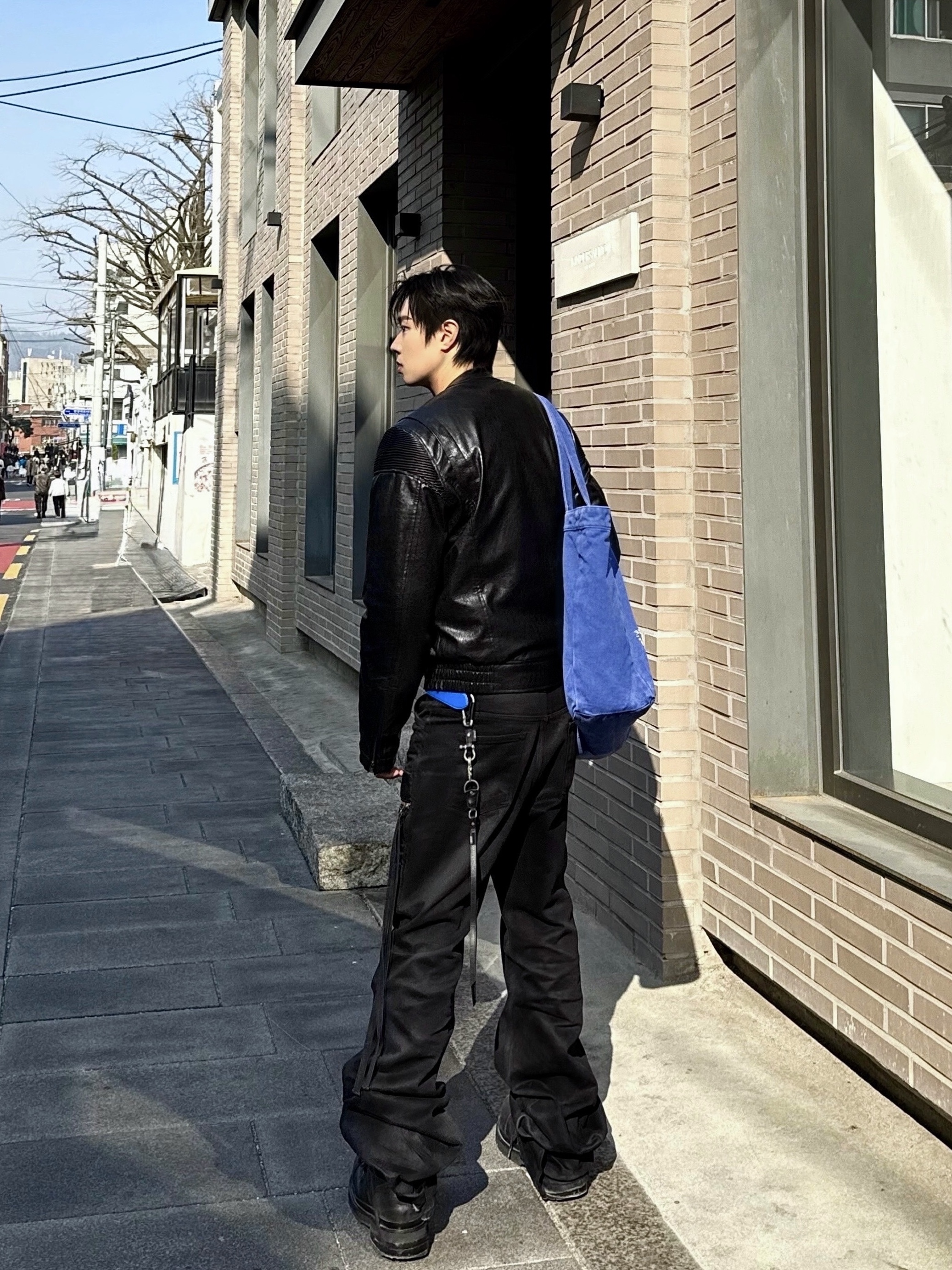 emostanceclub Leather Patch Flared Jeans V3 Black, Farfromwhat Far Faux Cracked Texture Leather Jacket 착용 스타일 - 2