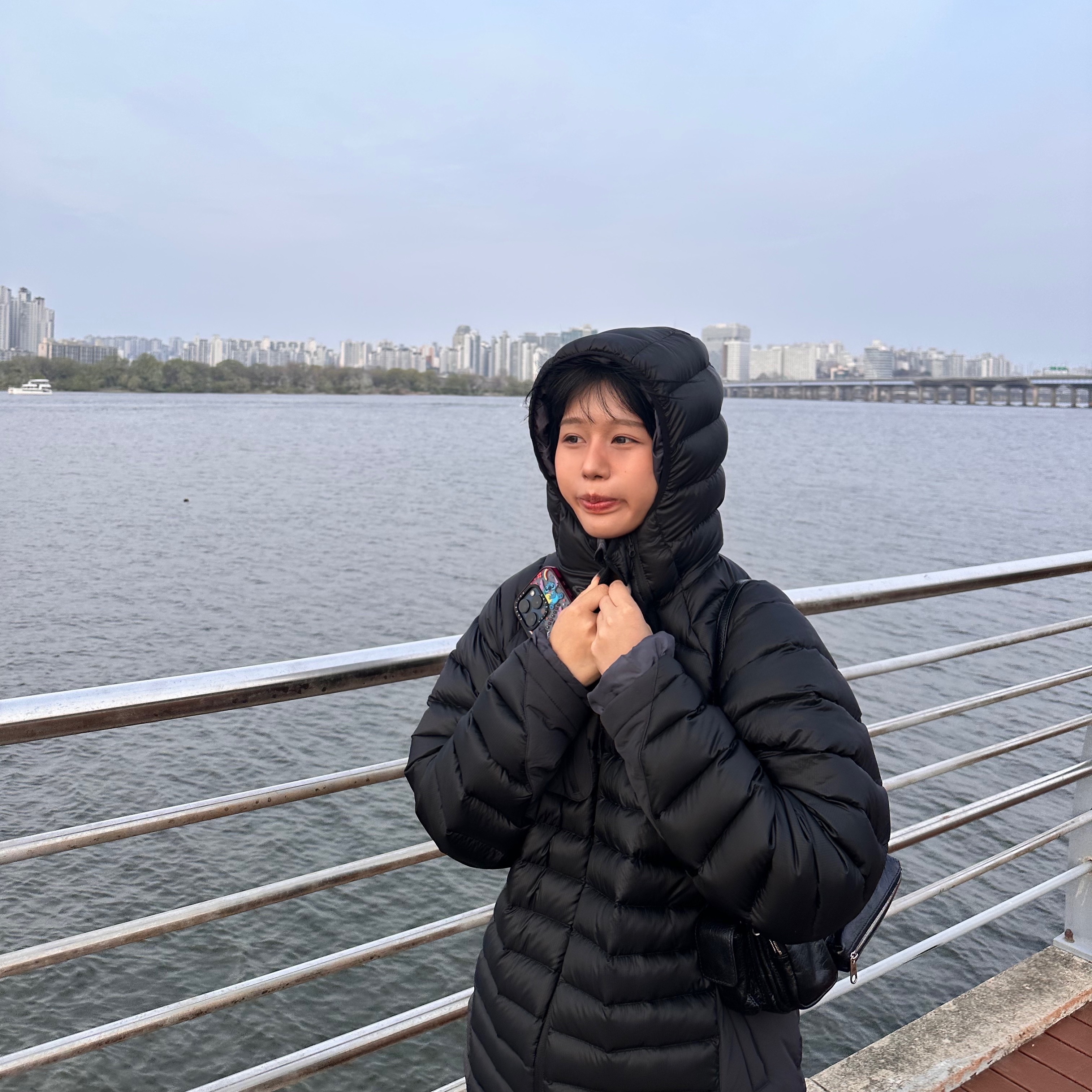 Sansan Gear Suffix Puffer Jacket Black - 25FW 착용 스타일