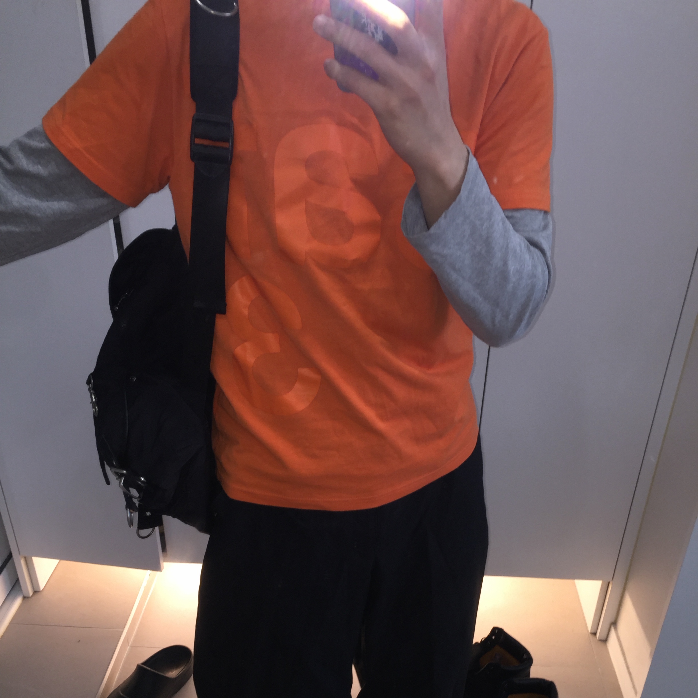 [KREAM 단독] Safarispot Basic Safari T-Shirt Orange, Safarispot Country Fake Cowichan L/S Gray 착용 스타일