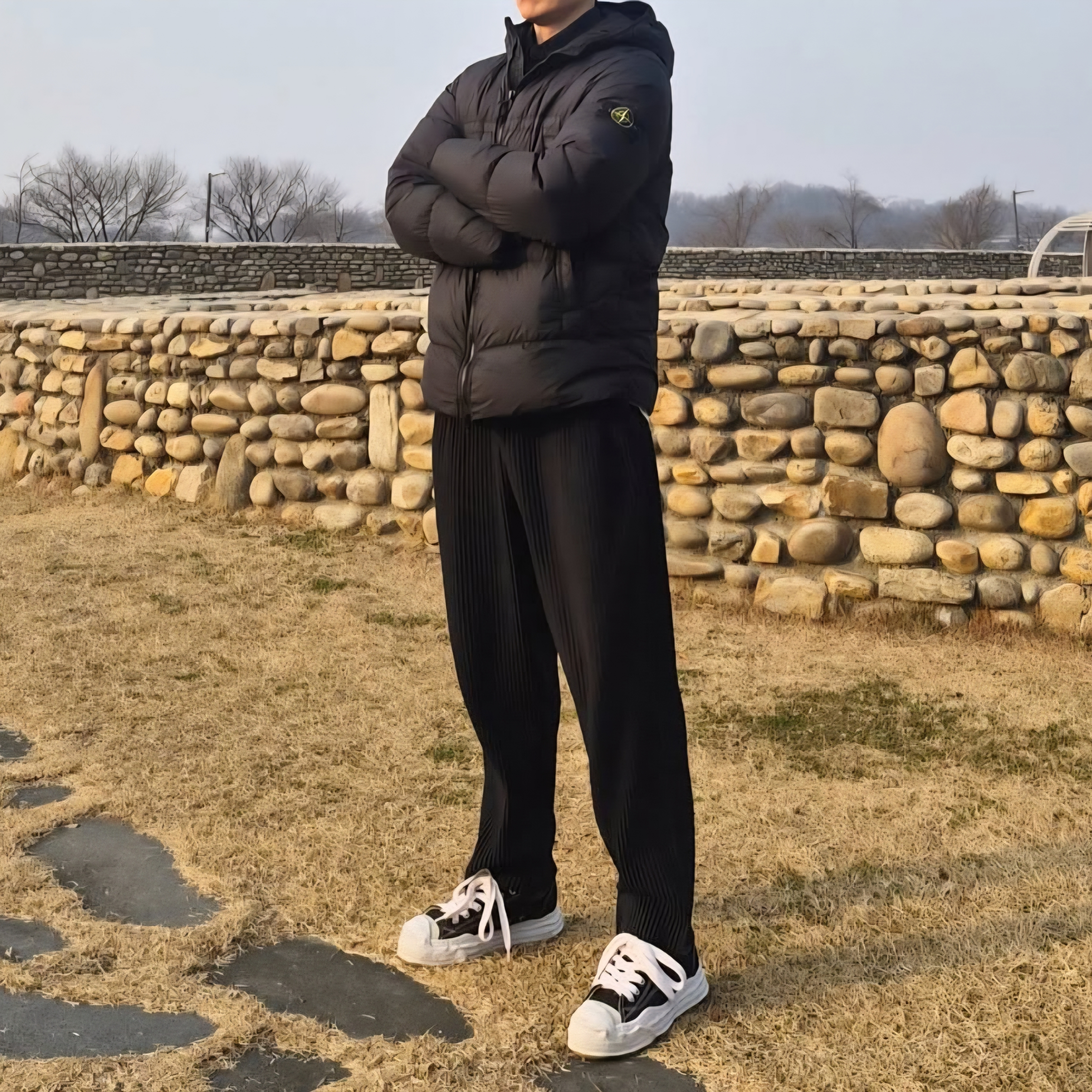 Maison Mihara Yasuhiro Hank OG Sole Canvas Low-top Sneakers Black, Stone Island 40723 Crinkle Reps Hooded Down Jacket Black - 20FW 착용 스타일