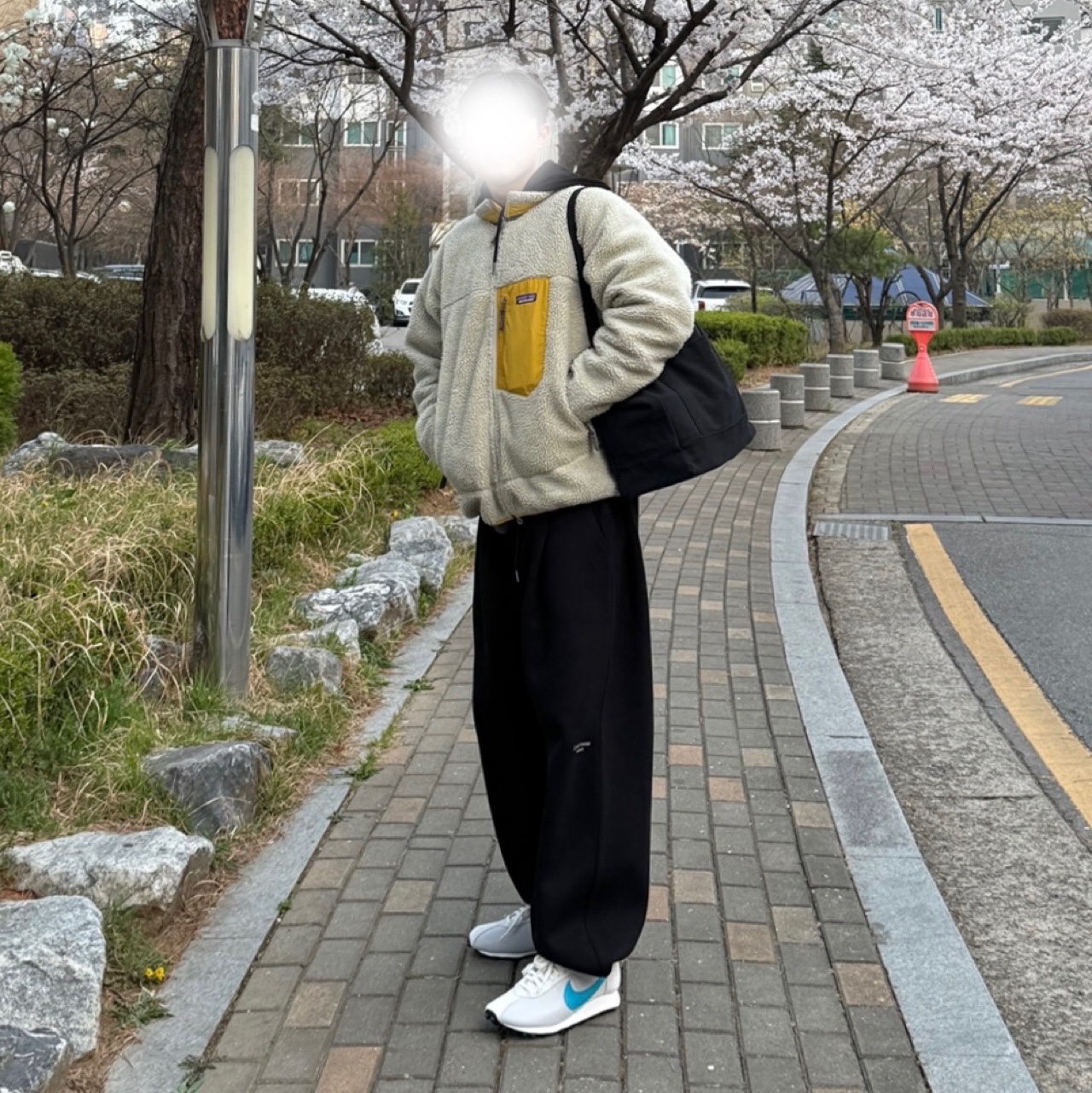 Undermycar Mu.03 Anti Fxxking Logo Play Oversized Sweat Jogger Black 착용 스타일 - 1