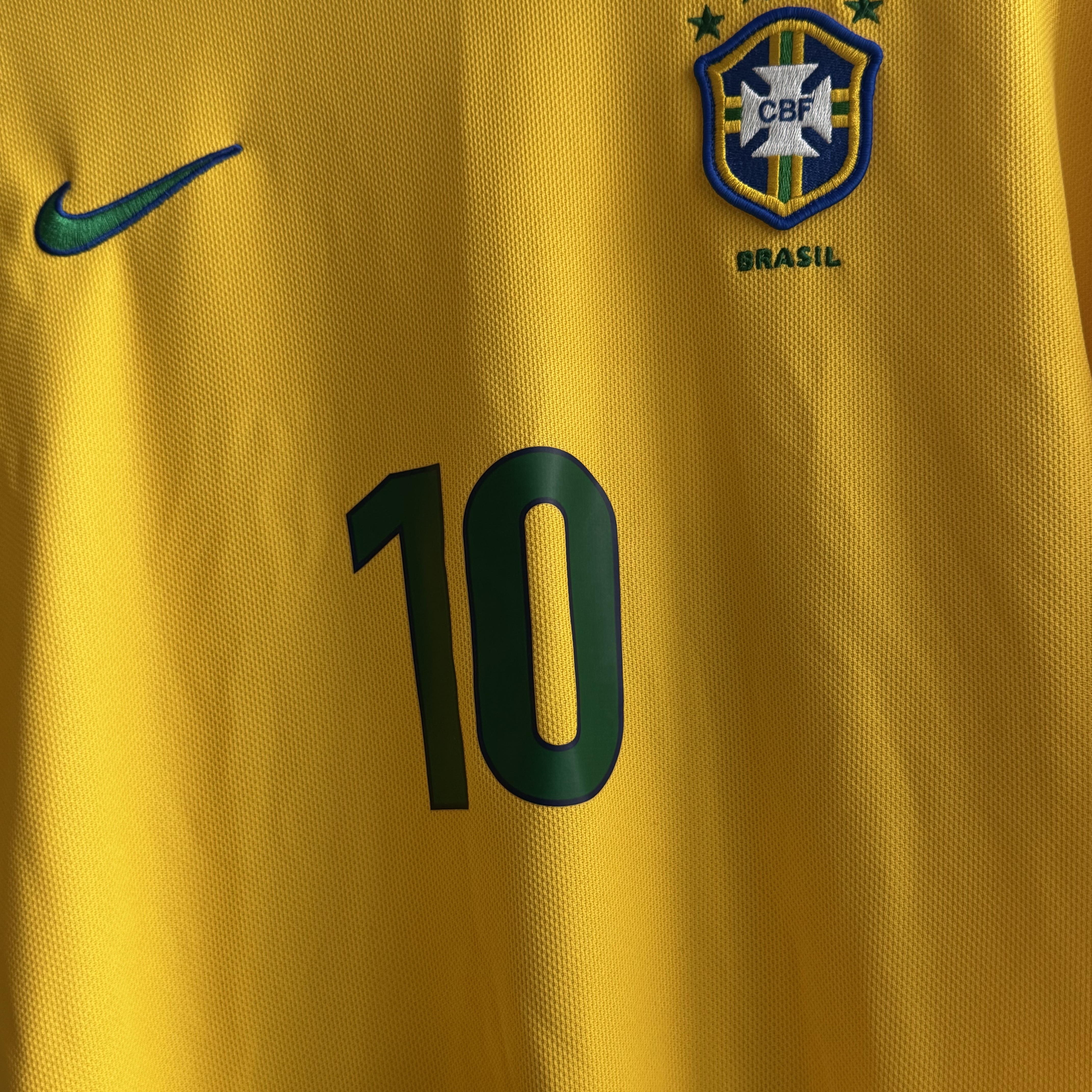 Nike Brazil 1998 Reissue Soccer Replica Jersey Varsity Maize (Non Marking Ver.) 착용 스타일 - 2