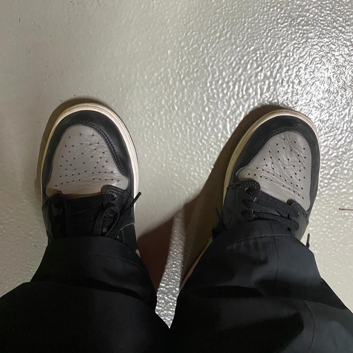 Jordan 1 Retro Low OG Shadow 2015 착용 스타일 - 2