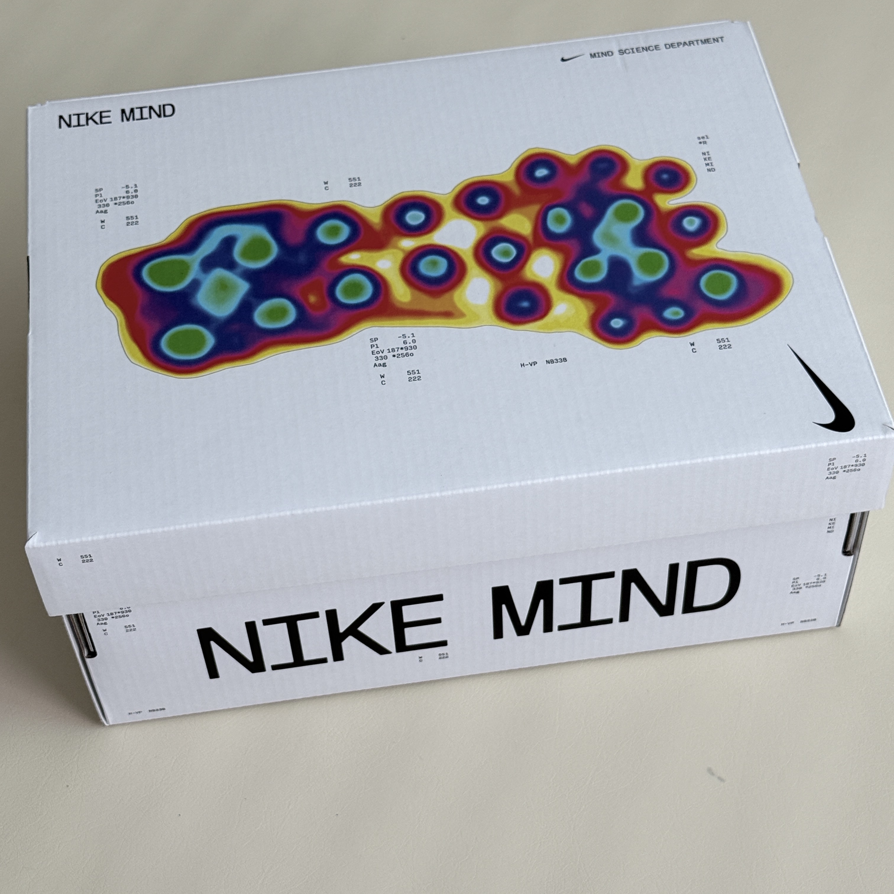 Nike Mind 001 Mineral Slate Metallic Platinum 착용 스타일 - 3