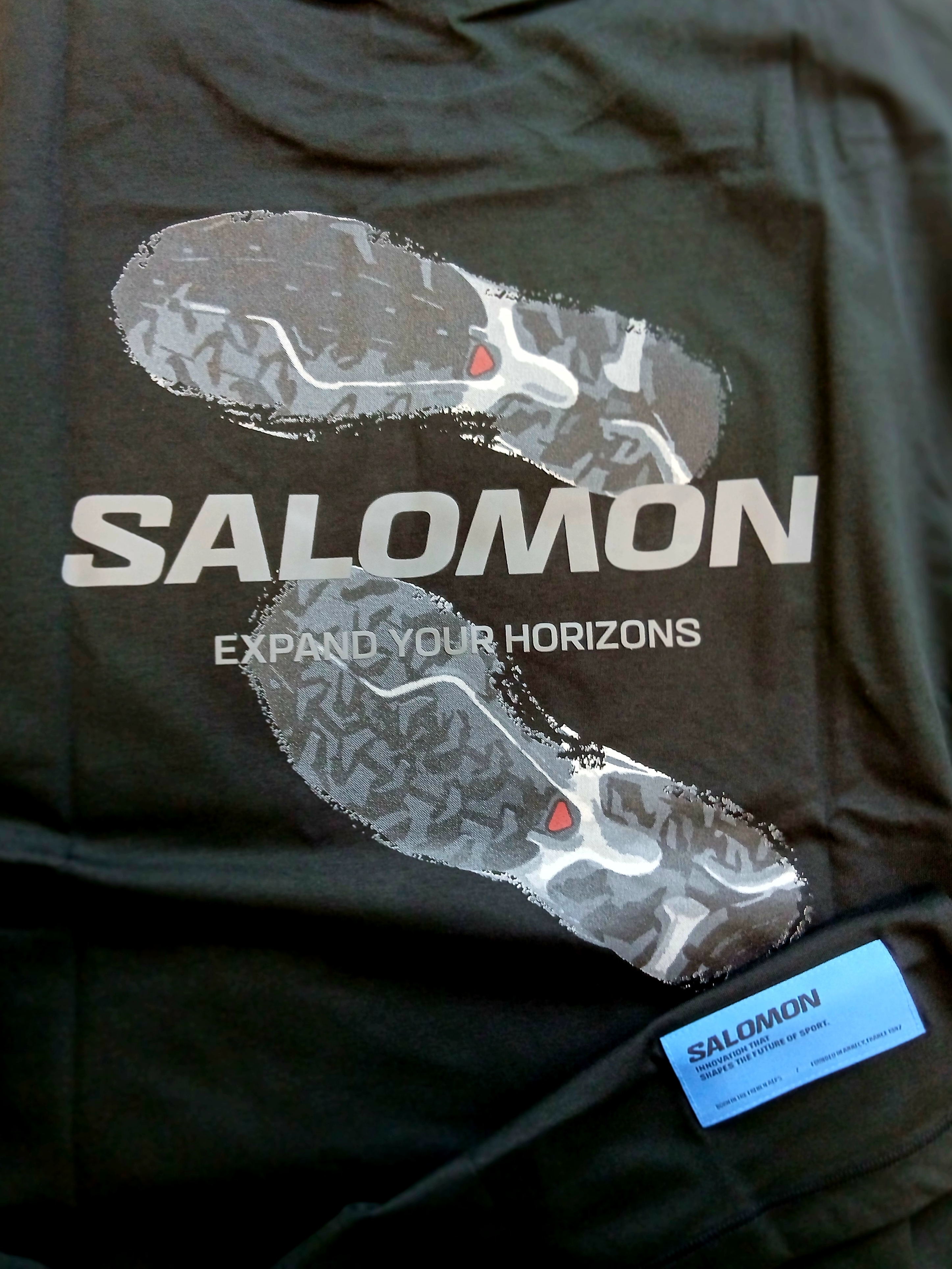 Salomon Mudstride Long Sleeve T-Shirt Black, Salomon Mudstride Short SleeveTee Black 착용 스타일 - 1