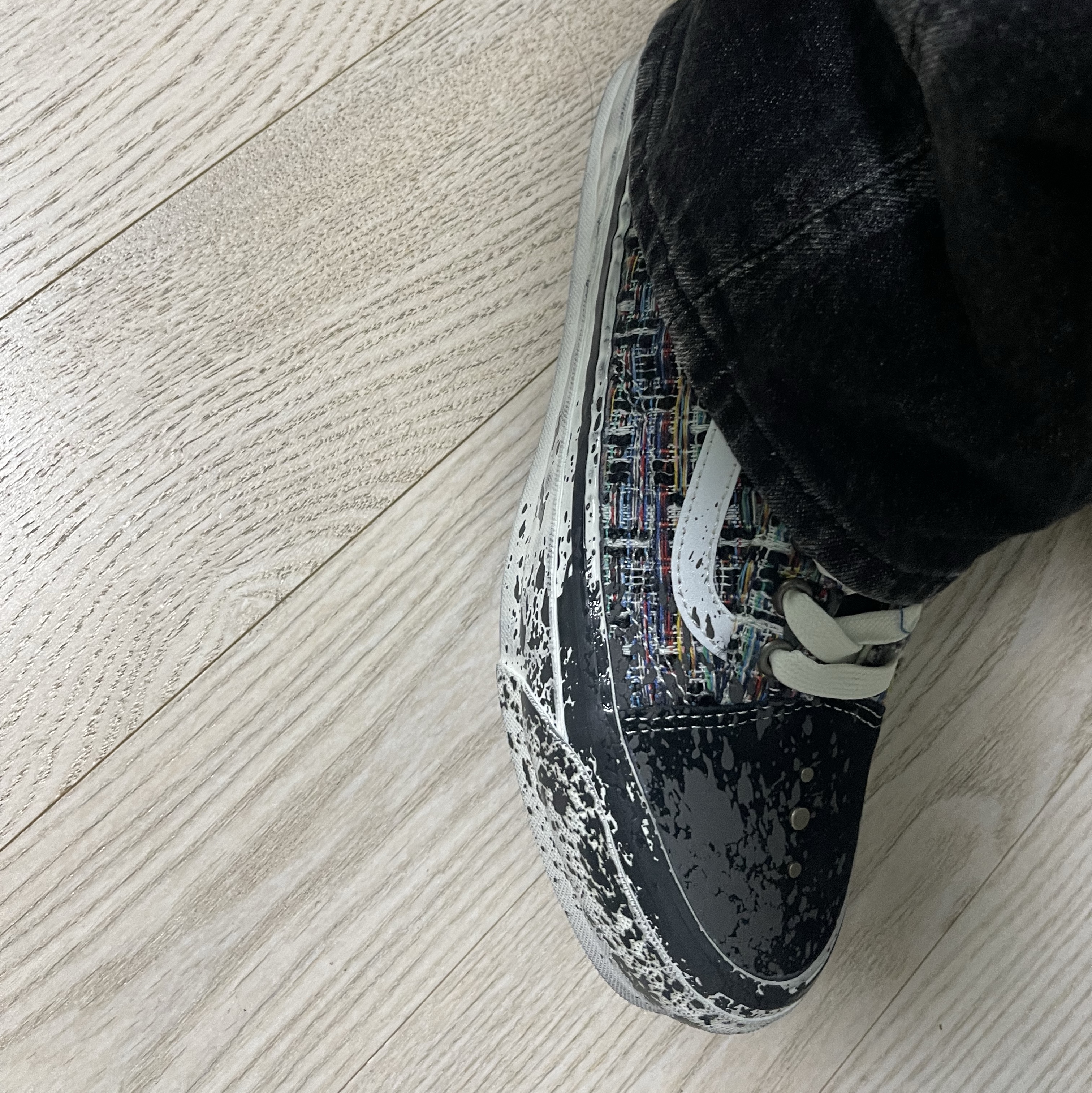 Vans Premium Old Skool Black Grey 착용 스타일 - 2