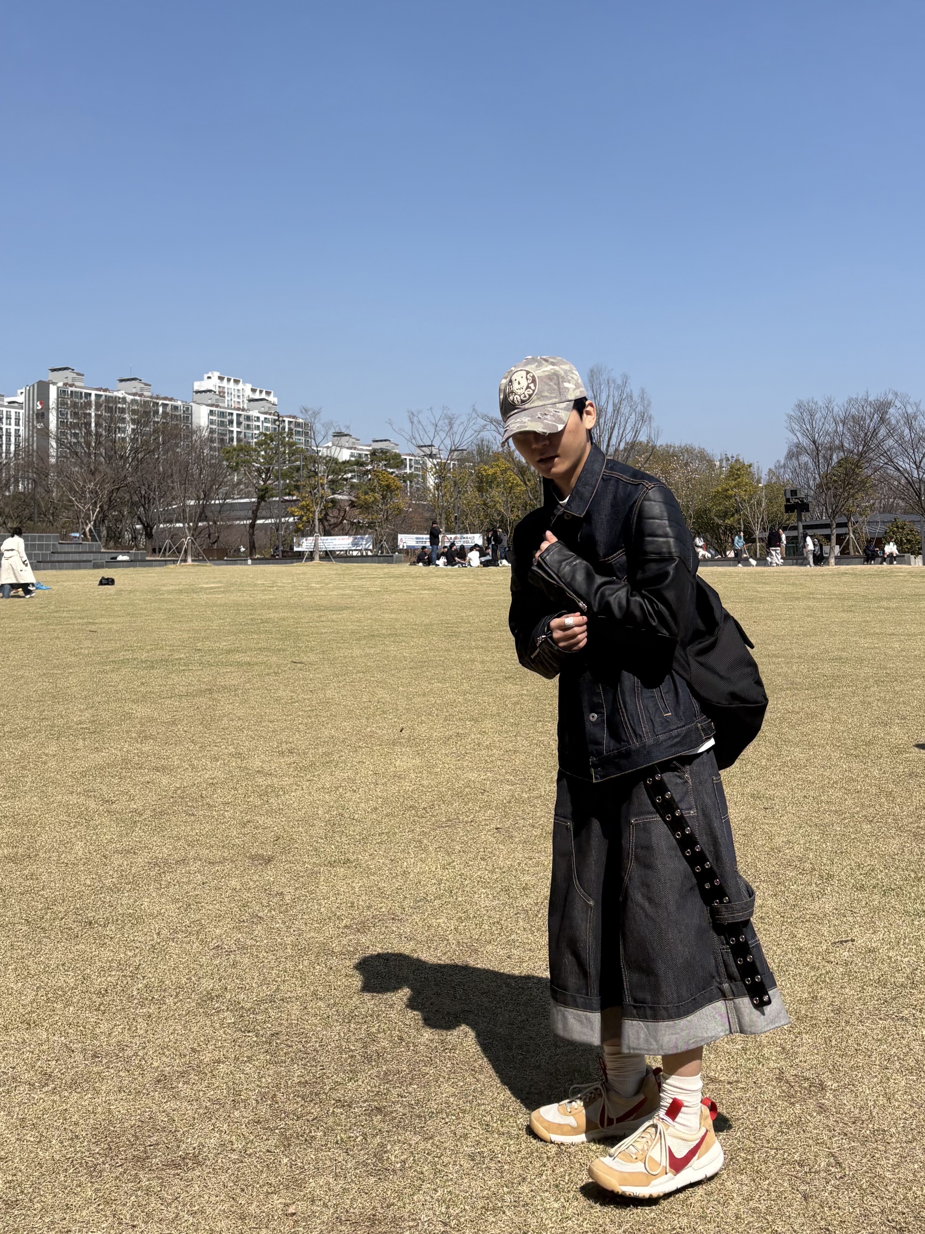 Nike x Martine Rose Shox MR4 Black, Kamien x MJD Double Hole Belt Black Shearling Calfskin 착용 스타일 - 4