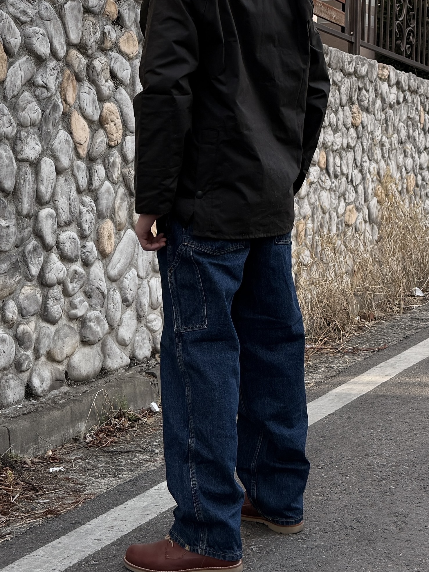Barbour Classic Bedale Wax Jacket Olive, Levi's Silvertab Baggy Carpenter Jeans Dark Indigo 착용 스타일
