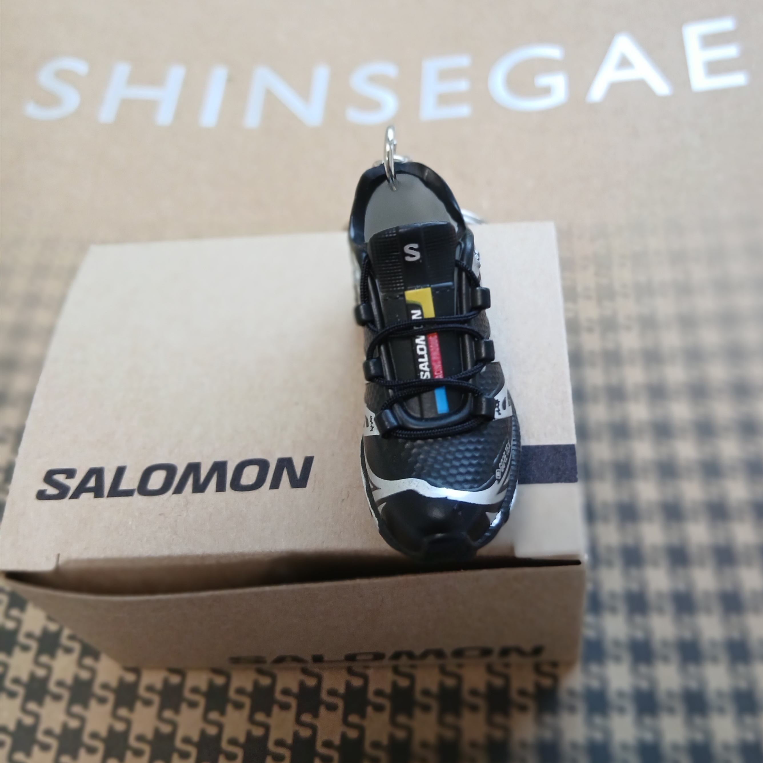 Salomon XT-6 GTX Black Silver, Salomon XT-6 Gore-Tex Black Ebony 착용 스타일 - 3