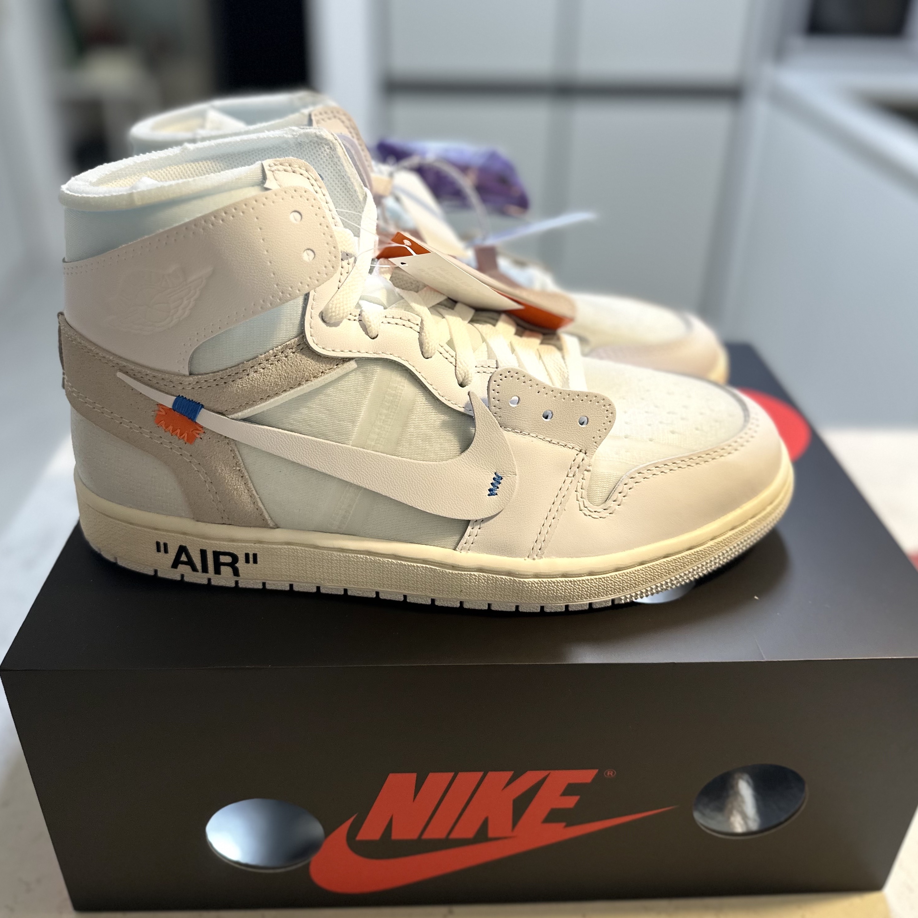 Jordan 1 x Virgil Abloh Archive Retro High Alaska White 착용 스타일 - 3