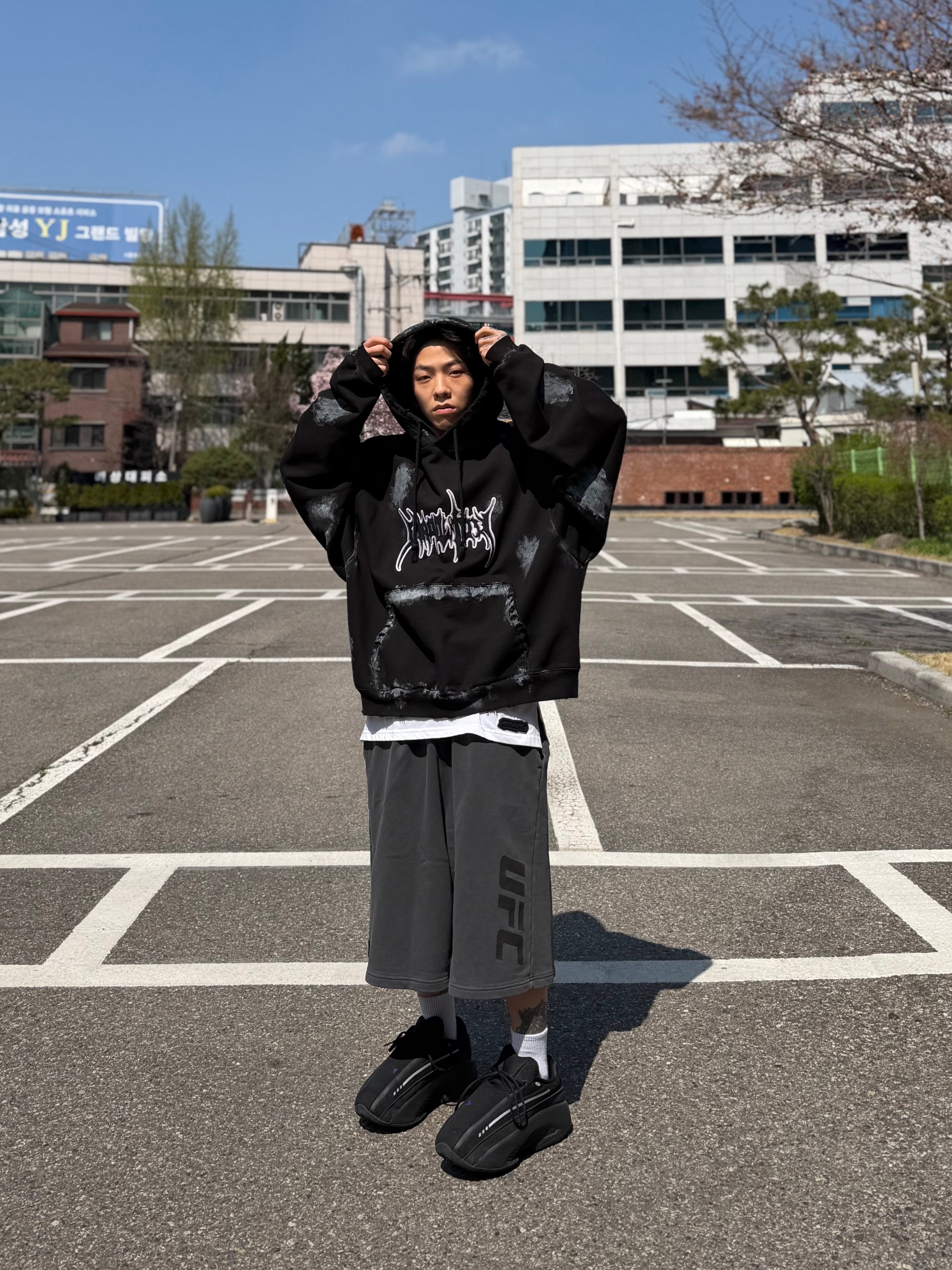 Adidas Mad IIInfinity Core Black Carbon 착용 스타일 - 5