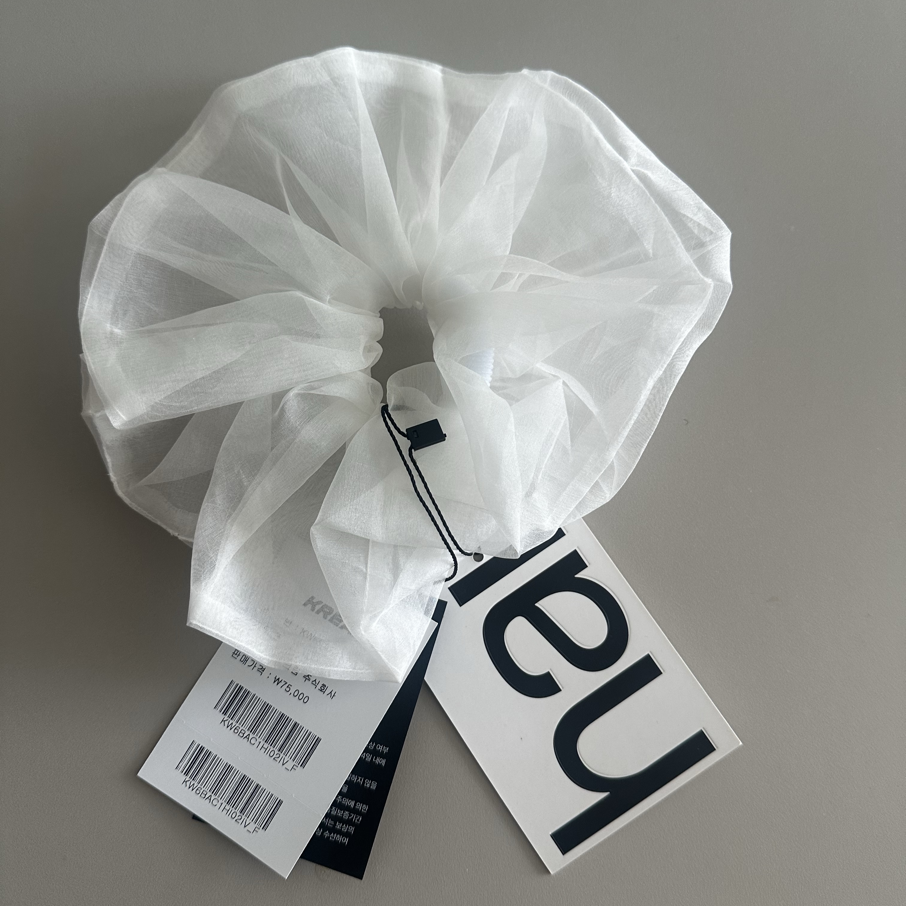 Hai Organza Scrunchie Ivory - 26SS 착용 스타일 - 2