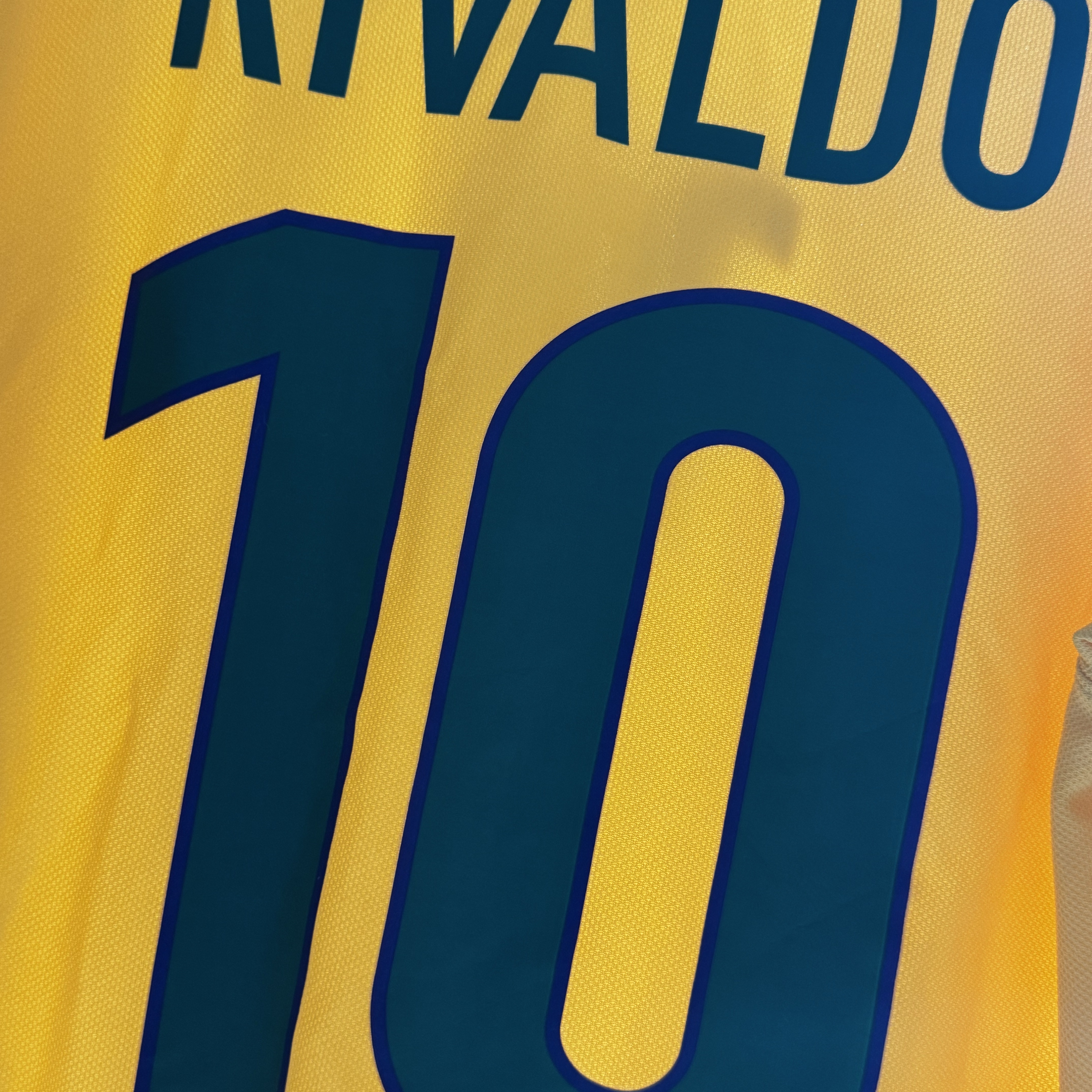 Nike Brazil 1998 Reissue Soccer Replica Jersey Varsity Maize (Non Marking Ver.) 착용 스타일 - 1