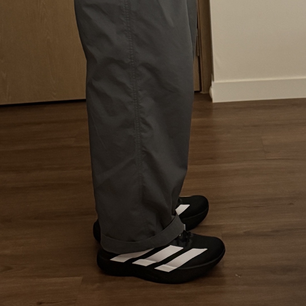 Adidas Adizero EVO SL Core Black Cloud White 착용 스타일