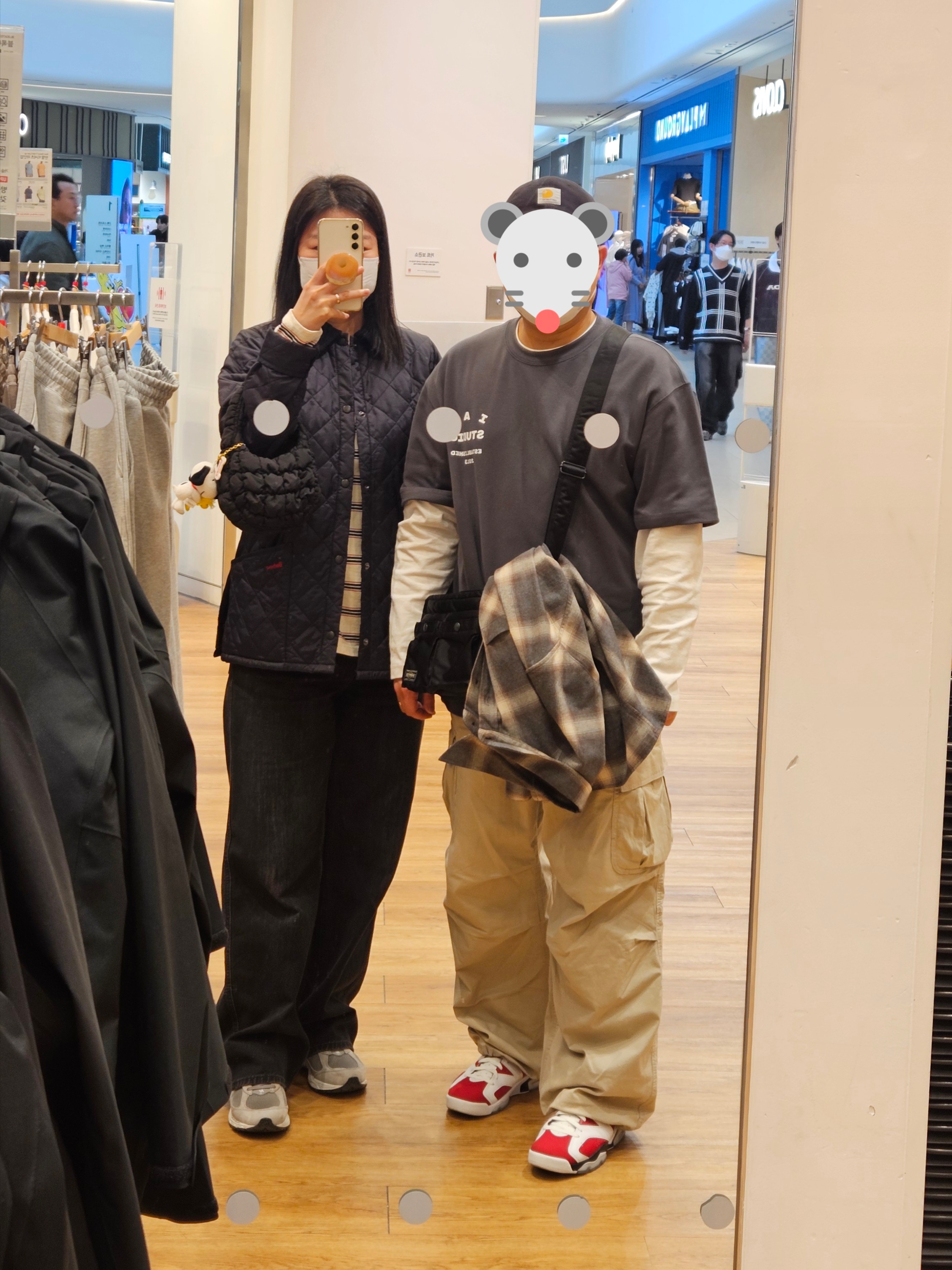 IAB Studio 26 IAB T-Shirt Charcoal White, Jordan 6 Retro Carmine 2021 착용 스타일