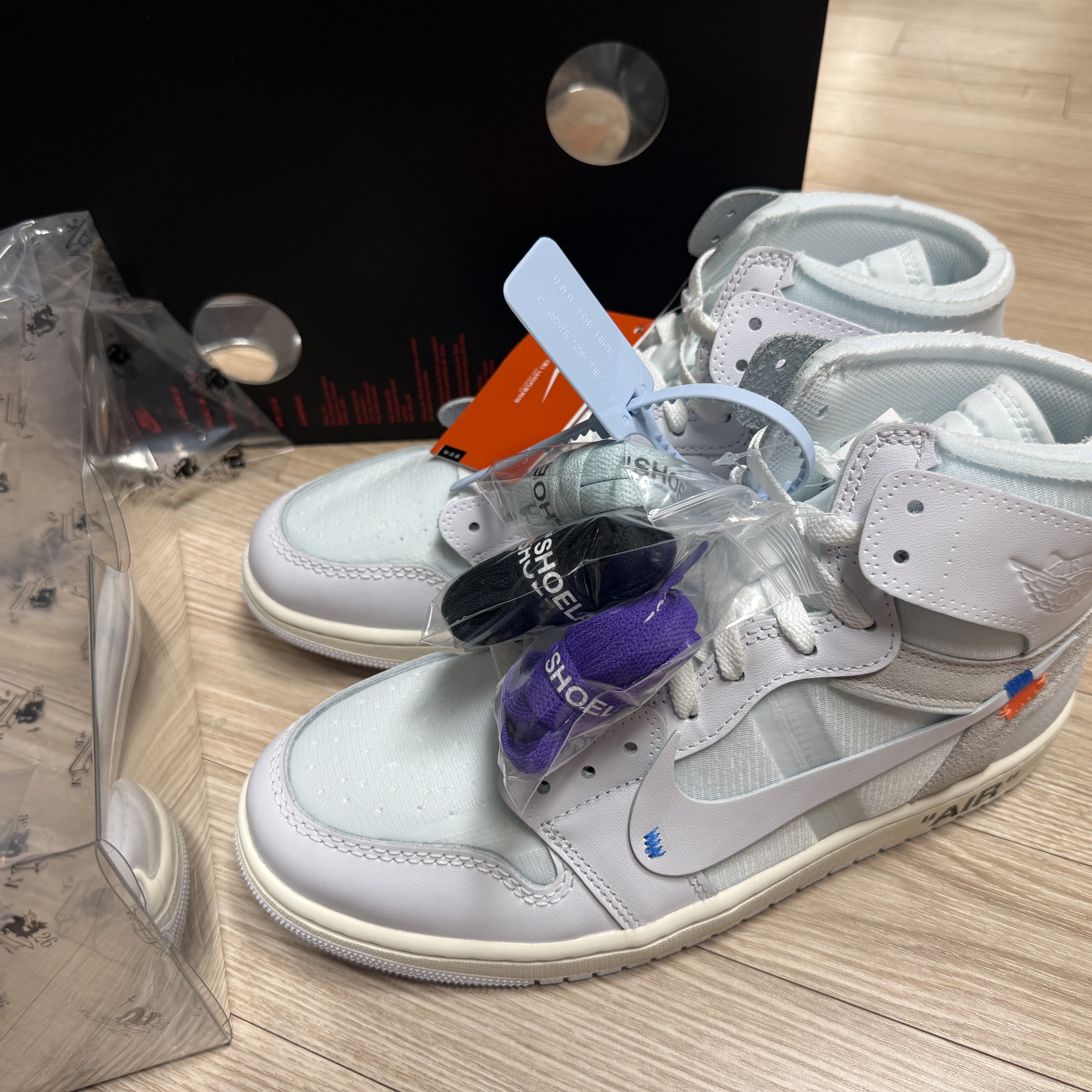 Jordan 1 x Virgil Abloh Archive Retro High Alaska White 착용 스타일 - 1