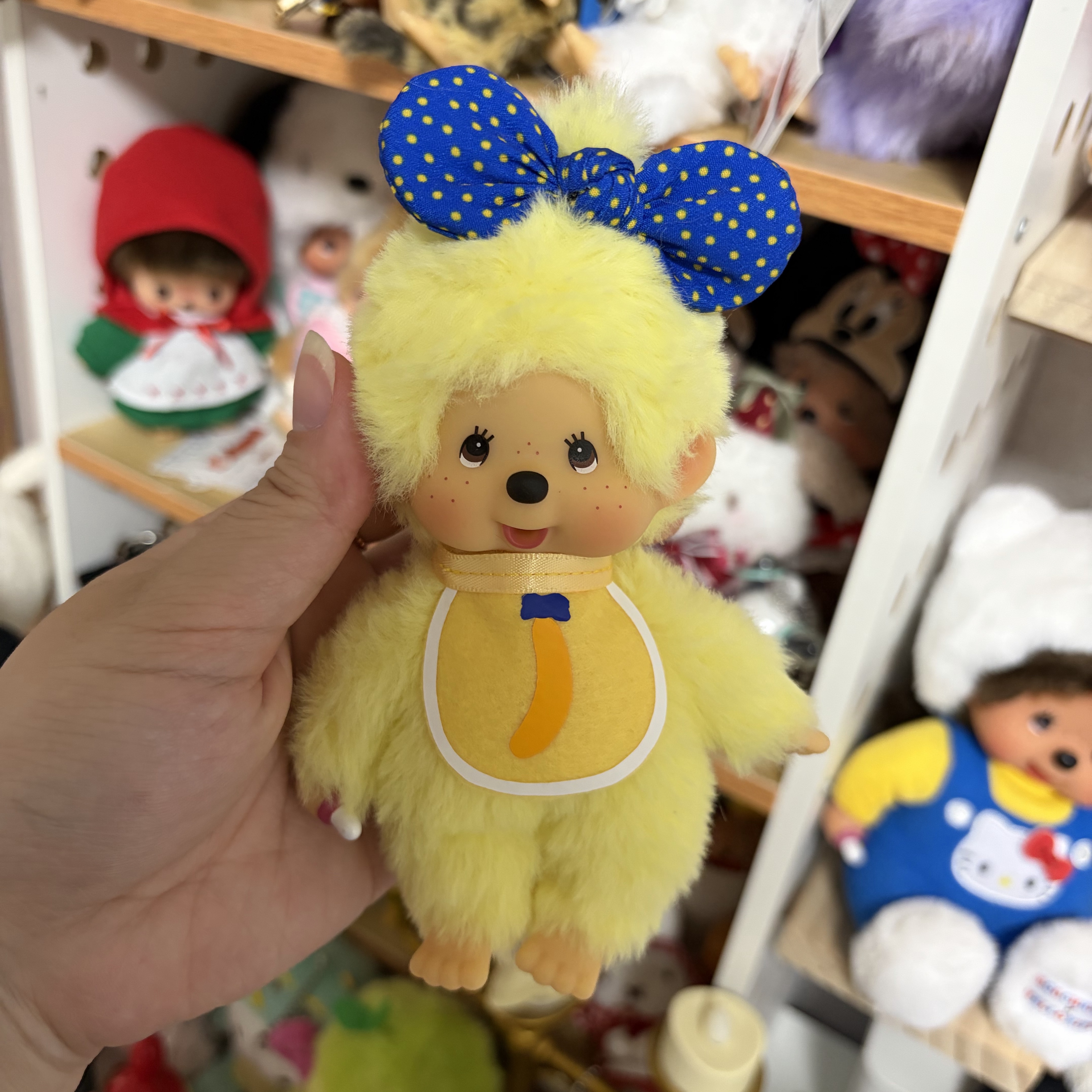 Monchhichi COLORS Keychain Yellow 착용 스타일