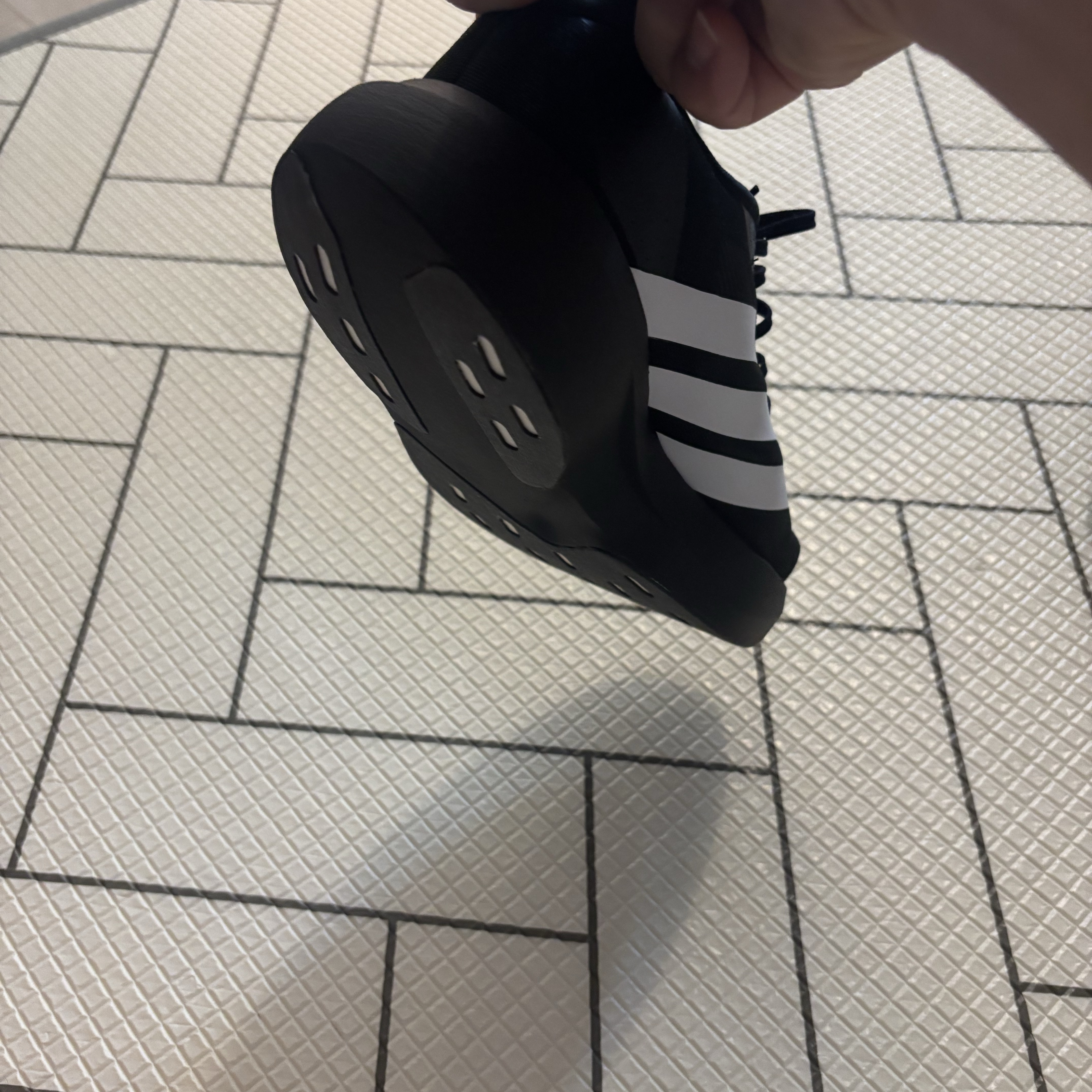 Adidas Adizero EVO SL Core Black Cloud White 착용 스타일