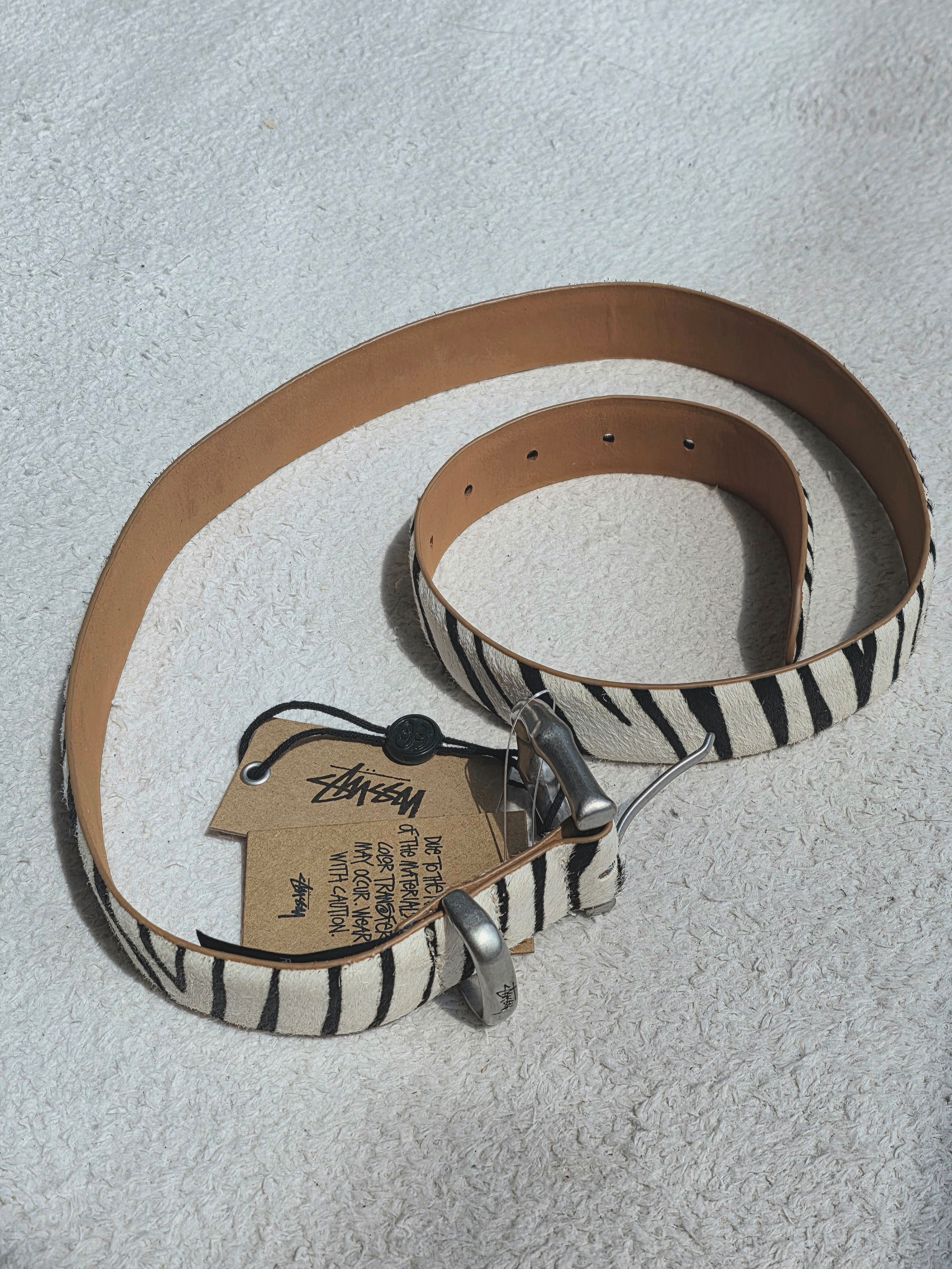 Stussy Bamboo Buckle Belt Hairy Zebra Pattern 착용 스타일