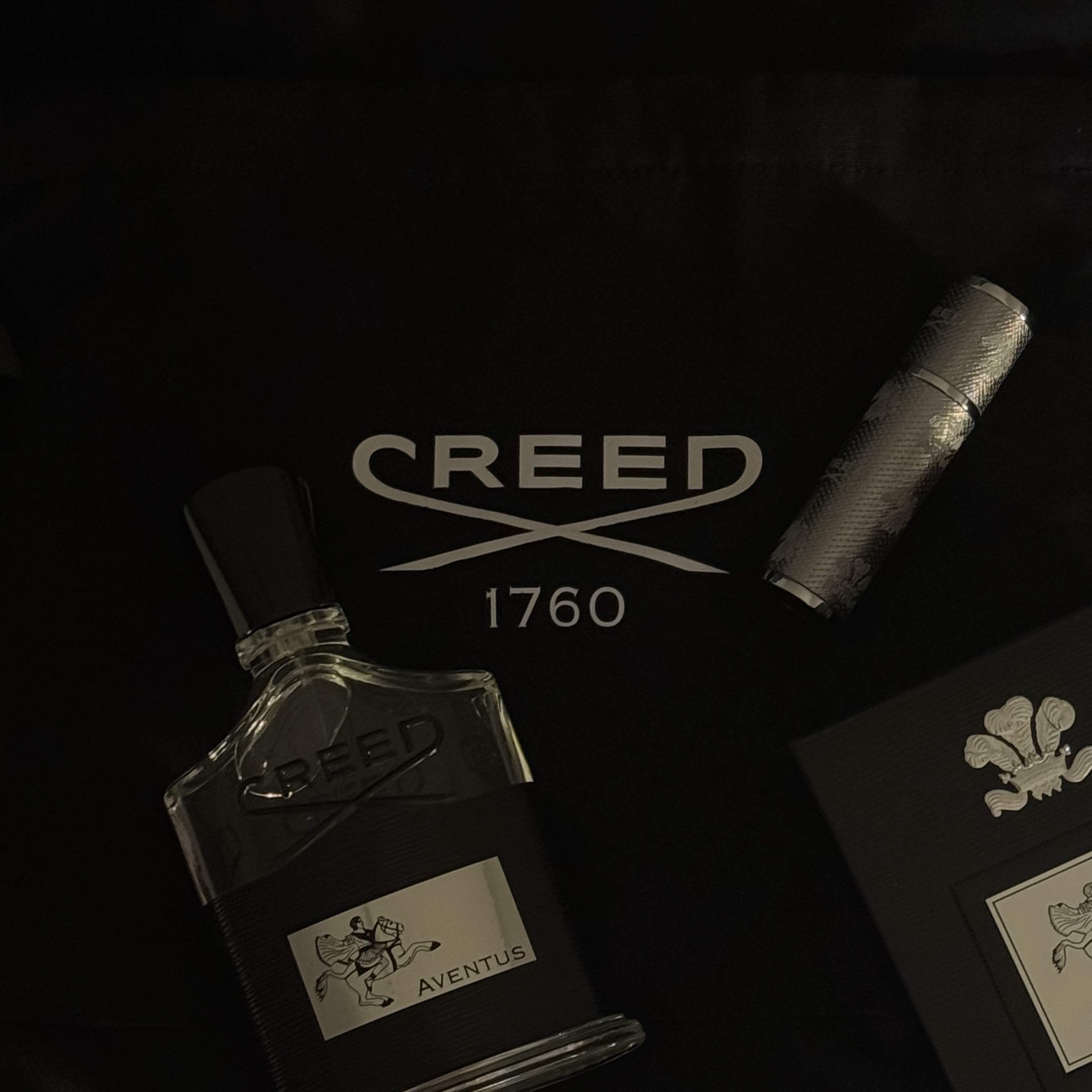 Creed Aventus Eau De Parfum 100ml, Tom Ford Oud Wood Eau De Parfum 50ml 착용 스타일 - 1