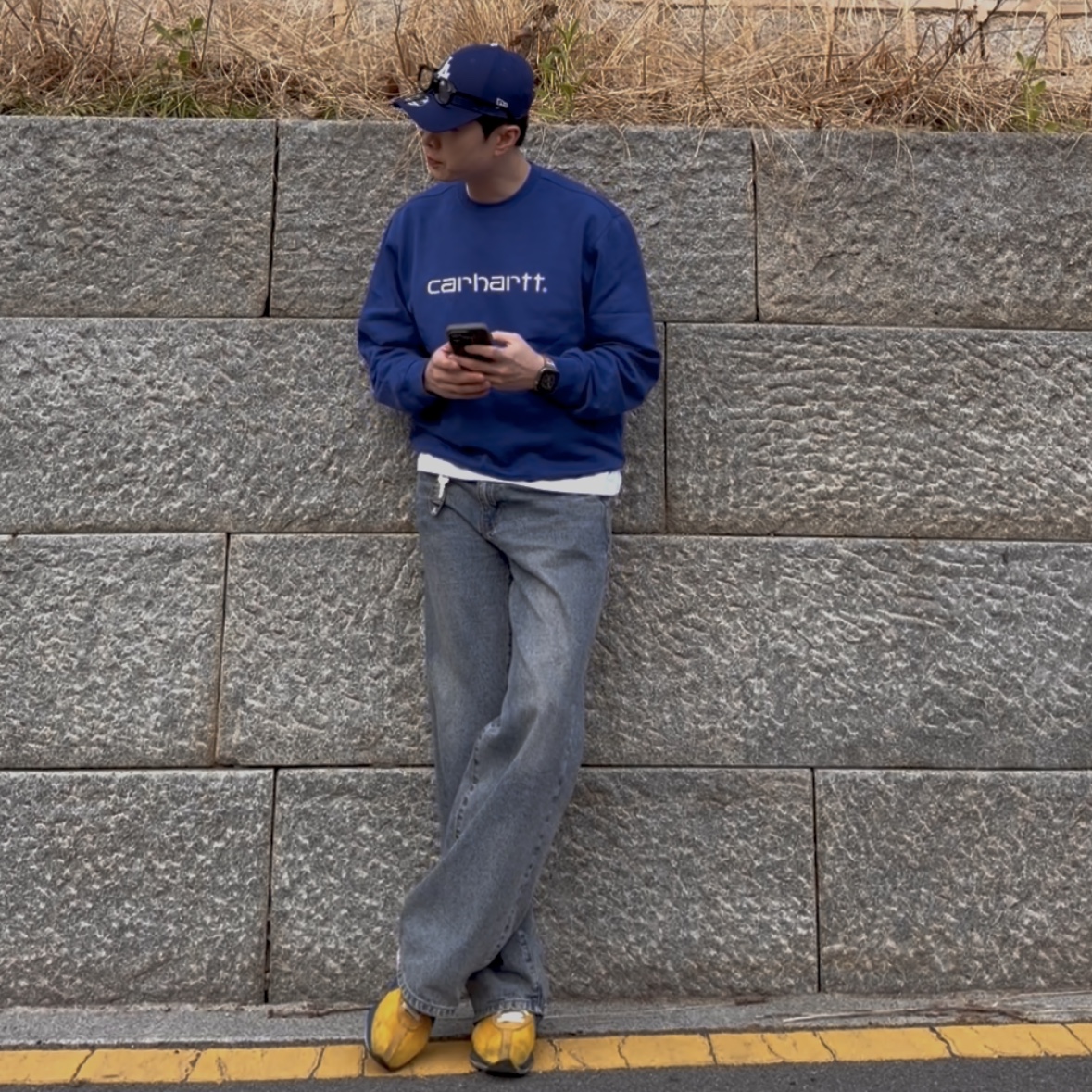 Nike Moon Racer Yellow Ochre Gym Blue, New Era 9Forty MLB Seoul Series LA Dodgers Dark Royal 착용 스타일 - 2
