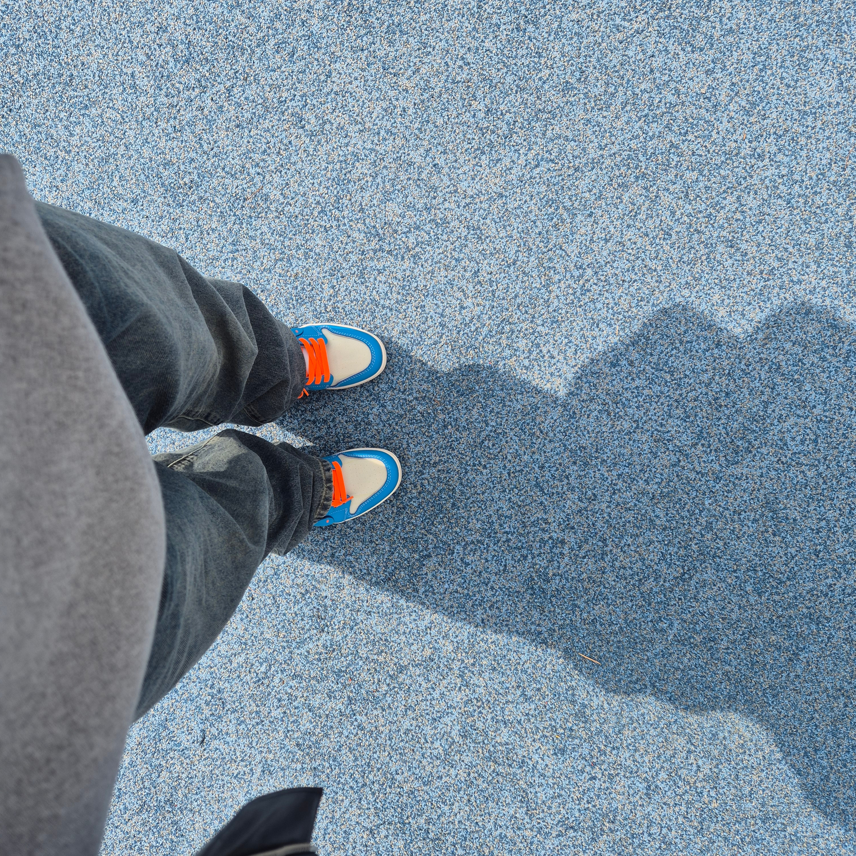 Jordan 1 x Off-White Retro High University Blue, Supreme Box Logo Hooded Sweatshirt Heather Grey - 25FW 착용 스타일 - 4