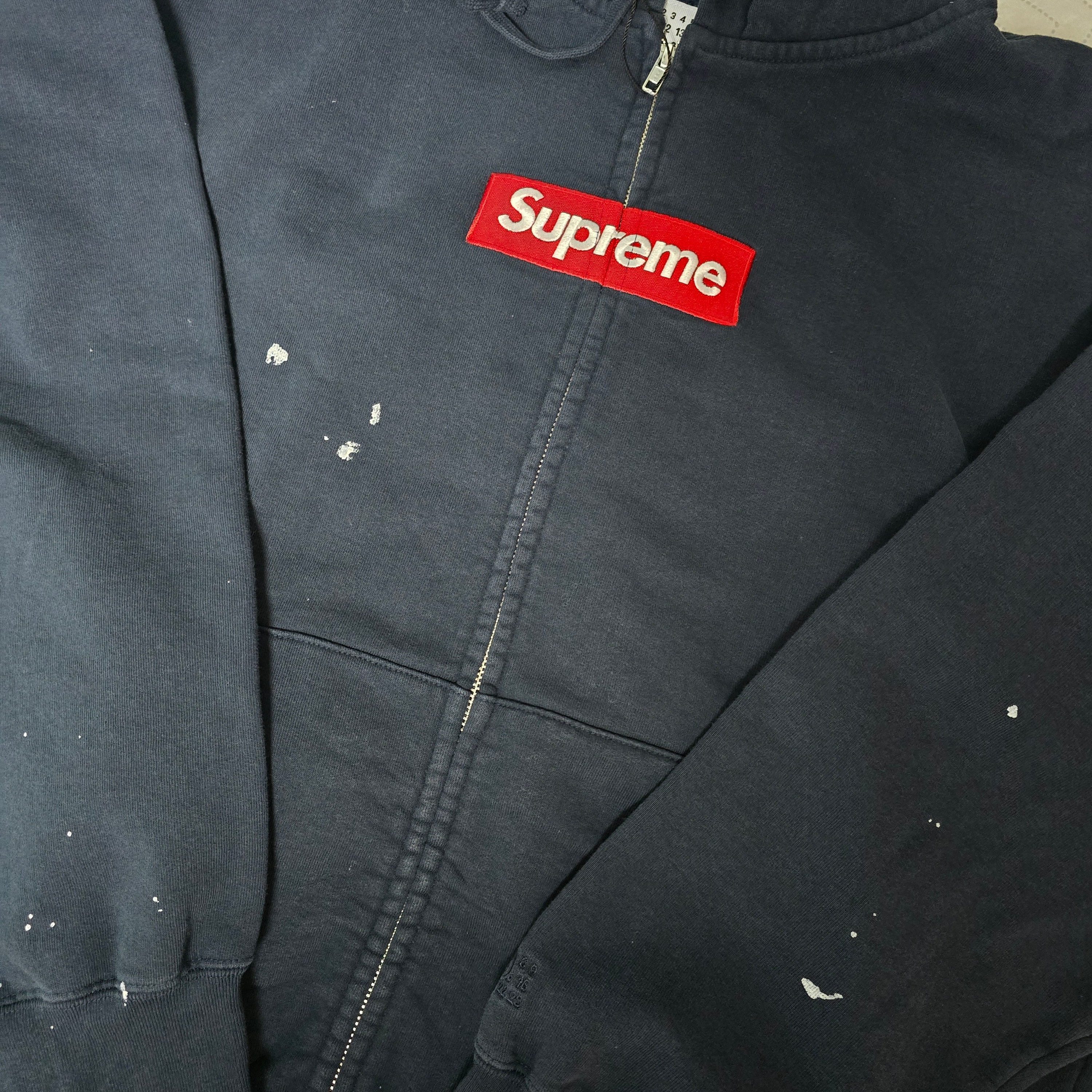Supreme x MM6 Maison Margiela Box Logo Zip Up Hooded Sweatshirt Navy - 26SS 착용 스타일
