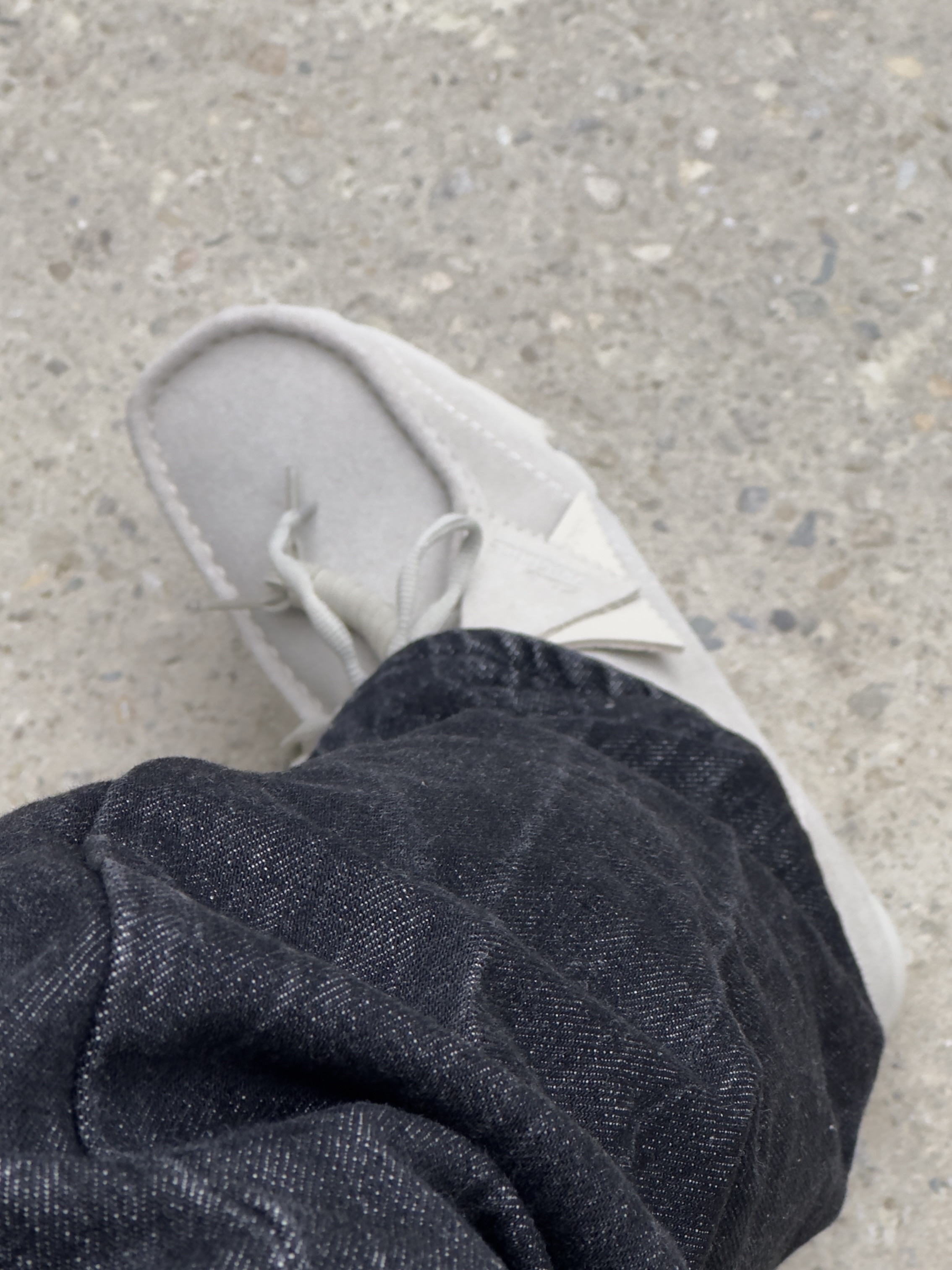 Clarks x Post Archive Faction (Paf) WallabeeBT Beige Suede 착용 스타일 - 2