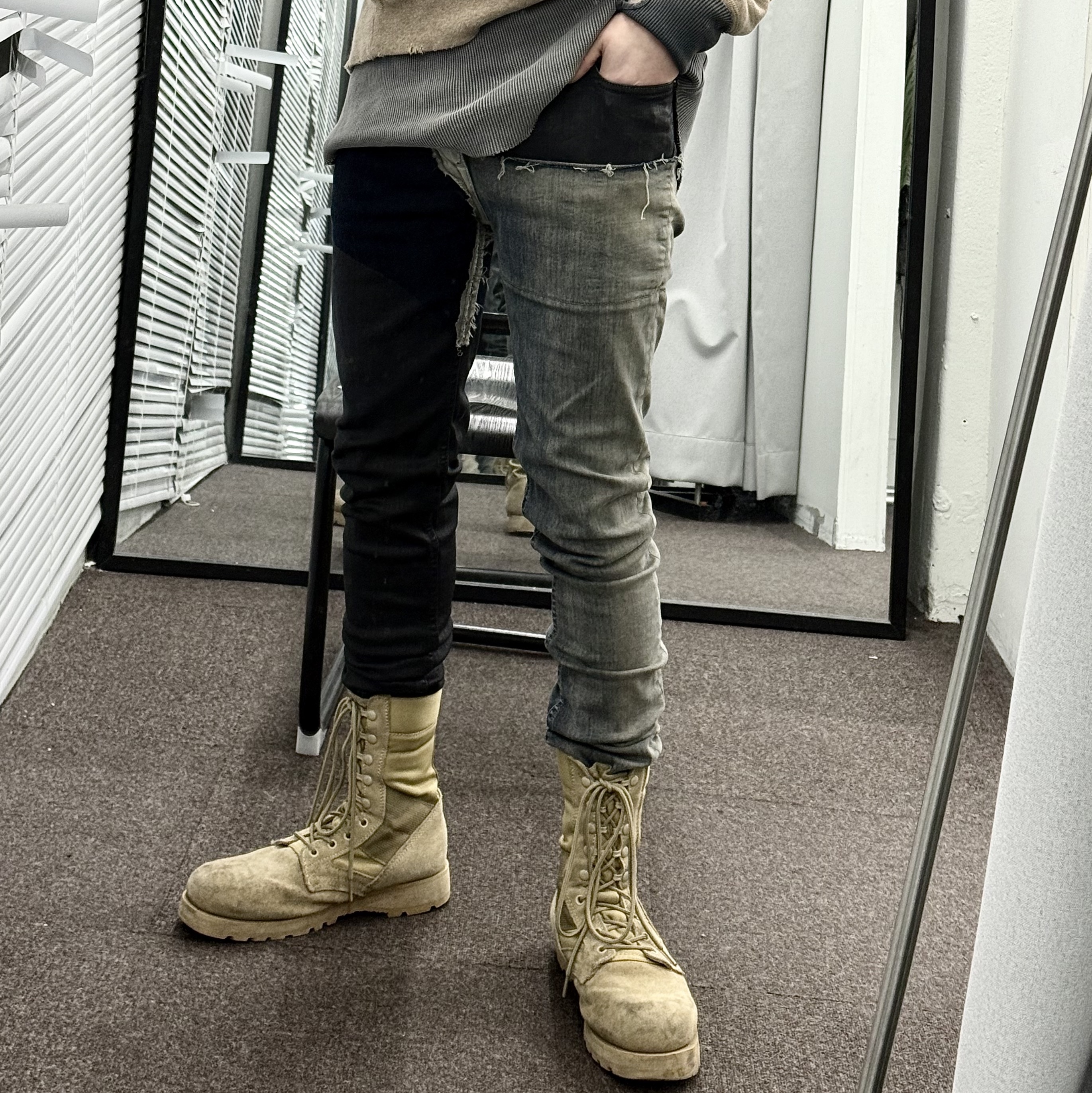 Rick Owens Porterville Bolan Bootcut in Sky Stretch Denim 착용 스타일 - 2