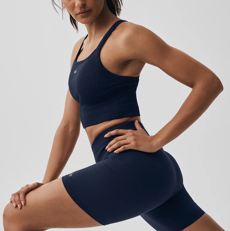 (W) Alo Yoga Seamless Ribbed Favorite Bra Tank Navy, Asics Hypersync Graphite Grey Black 착용 스타일 - 6