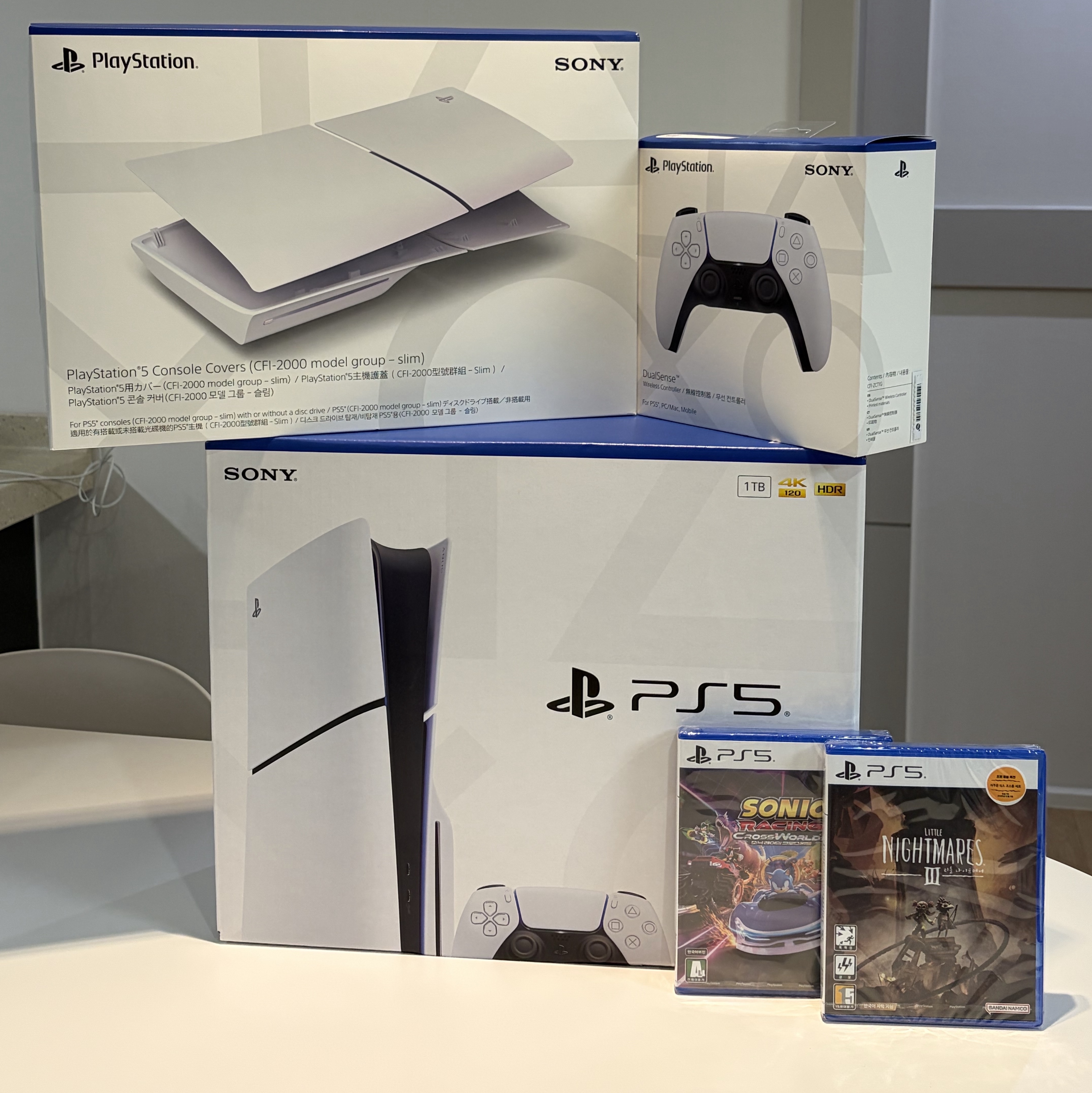 Playstation 5 Slim Disk Edition (SIEK 220V), PlayStation 5 DualSense Wireless Controller White 착용 스타일
