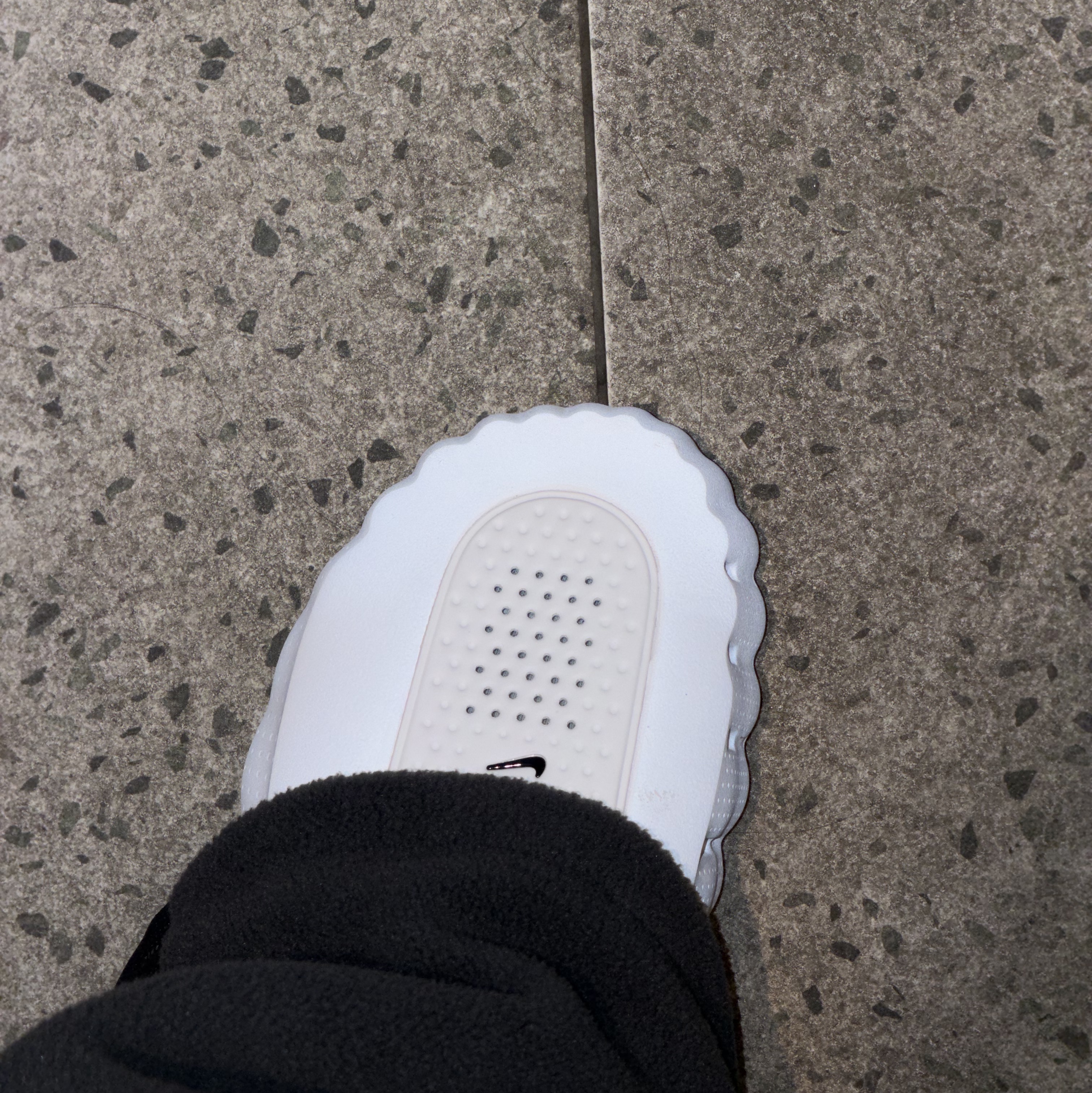 Nike Mind 001 Slide White 착용 스타일