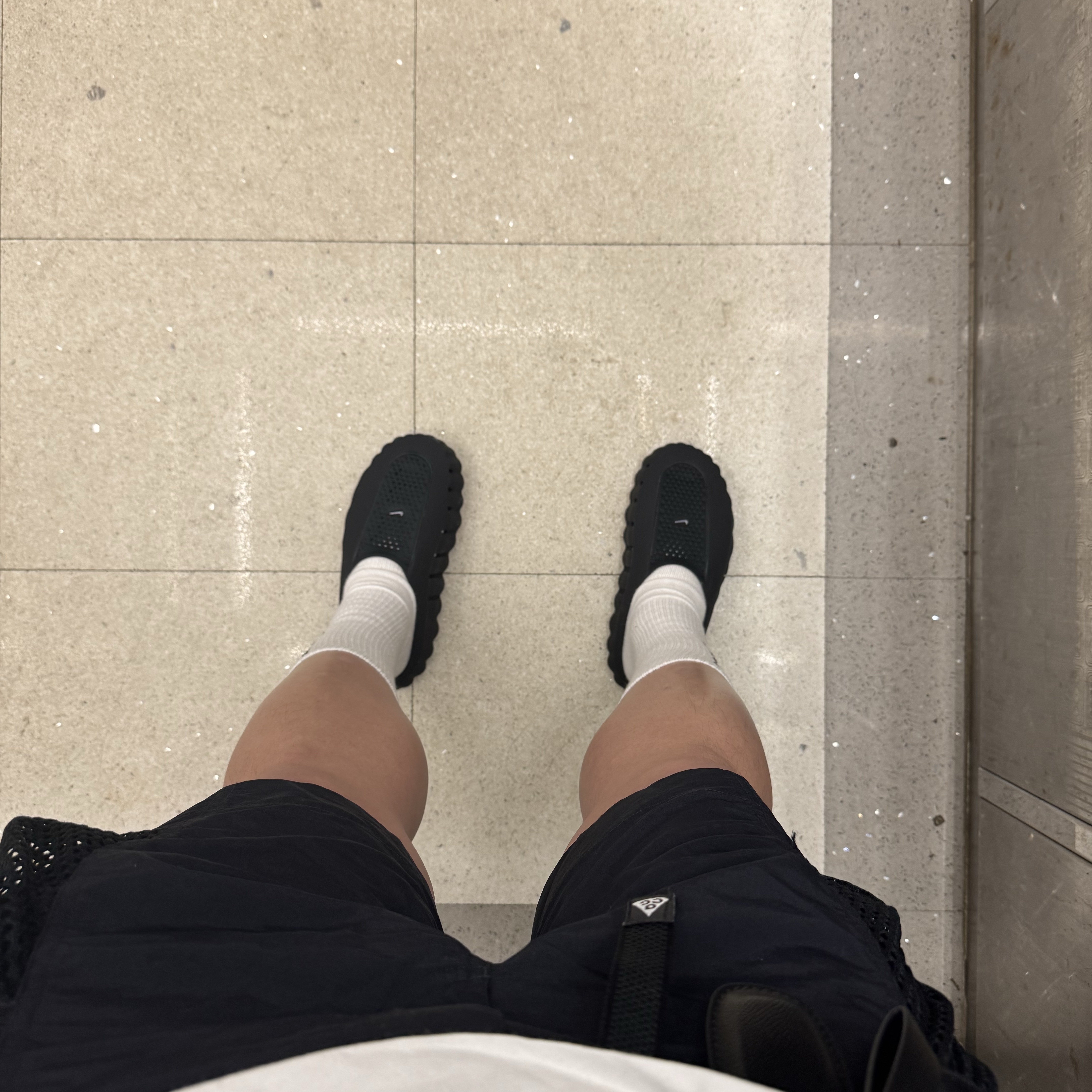 Nike Mind 001 Black Chrome, Nike ACG Hiking Shorts Black - Asia 착용 스타일