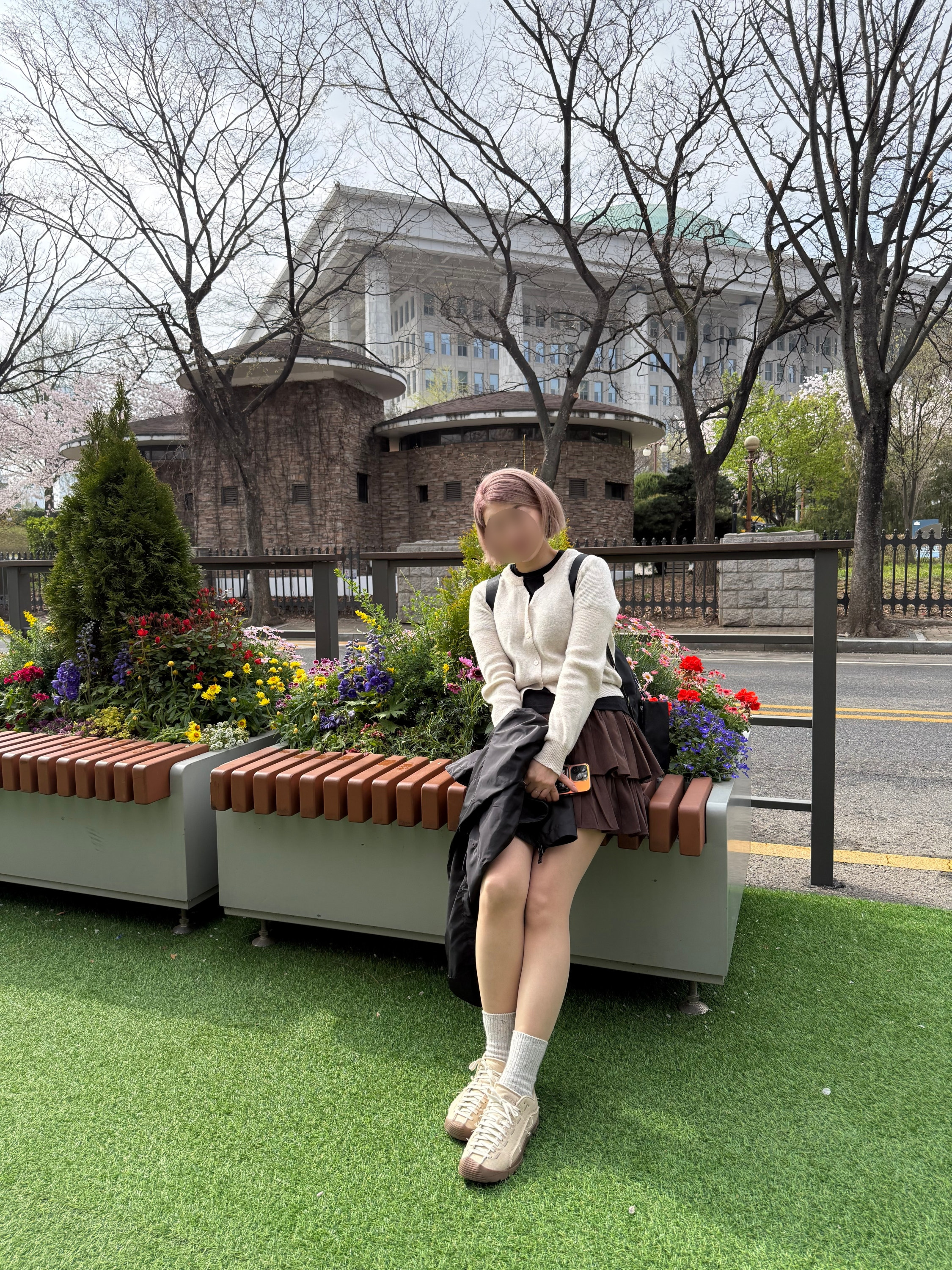 KEEN JASPER SPLIT Safari Birch Women Sneakers, (W) Moncler Filira Hooded Jacket Black - 24SS 착용 스타일 - 2