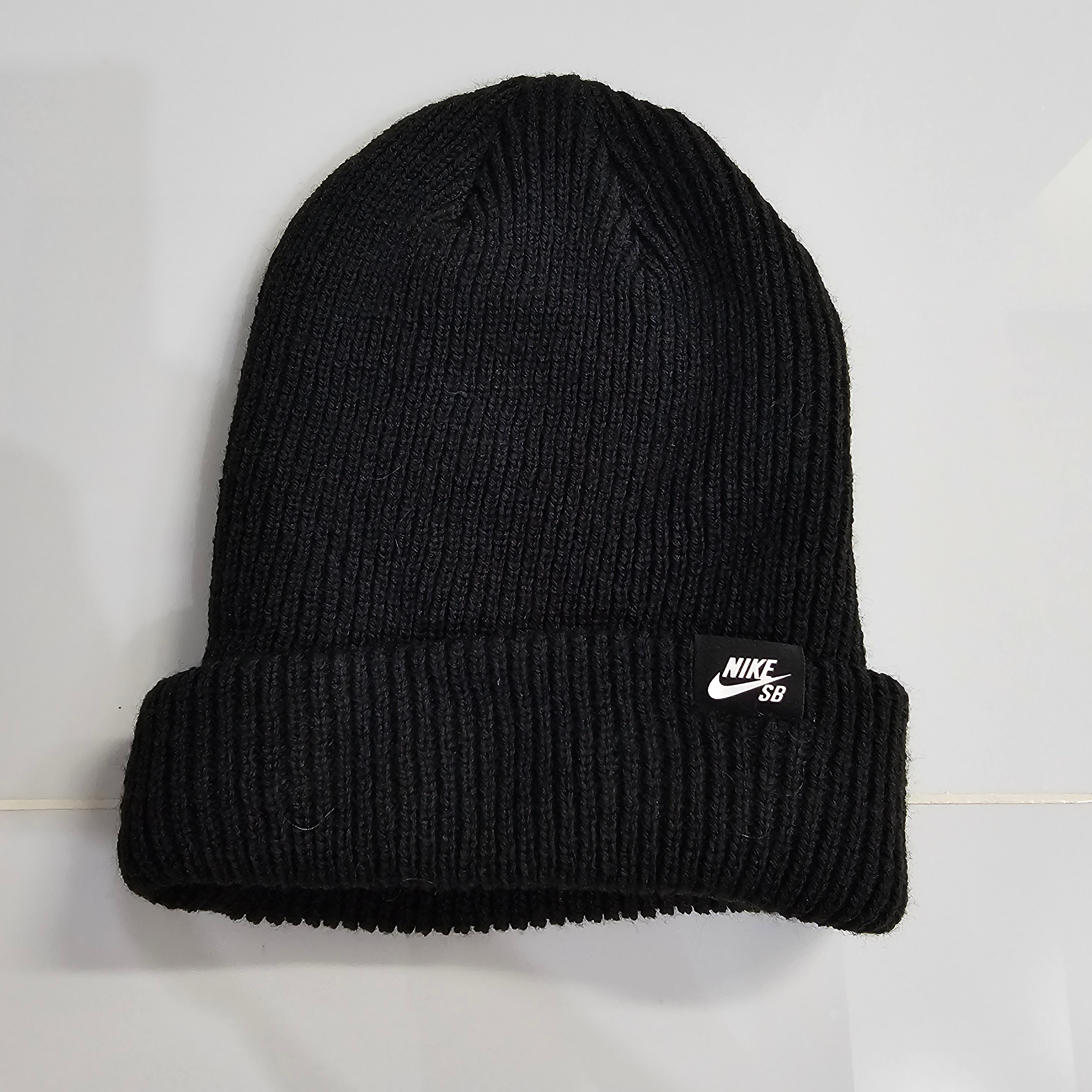 Nike SB Fisherman Beanie Black 착용 스타일