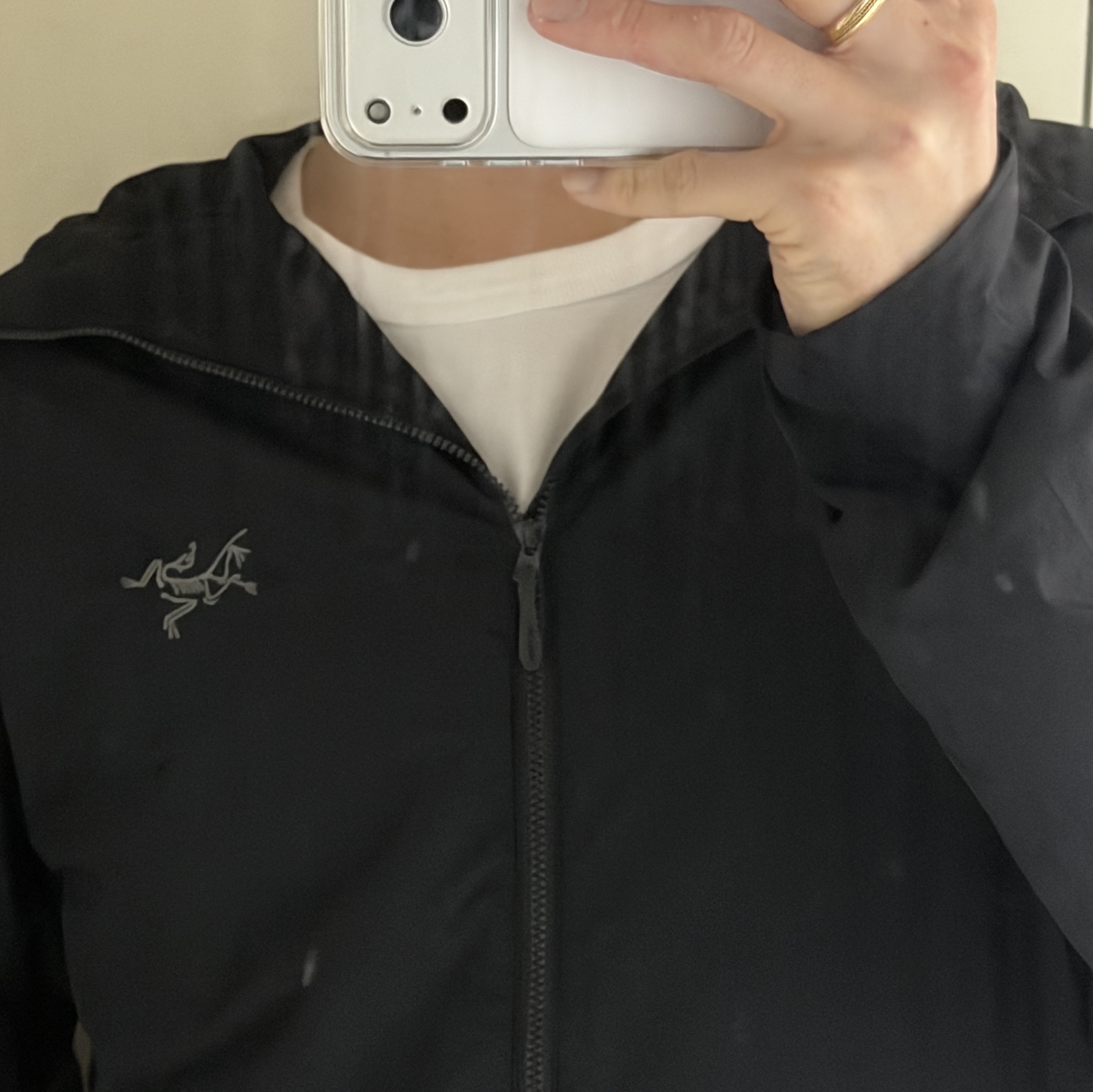 Arc'teryx Atom SL Hoody Black 착용 스타일 - 1