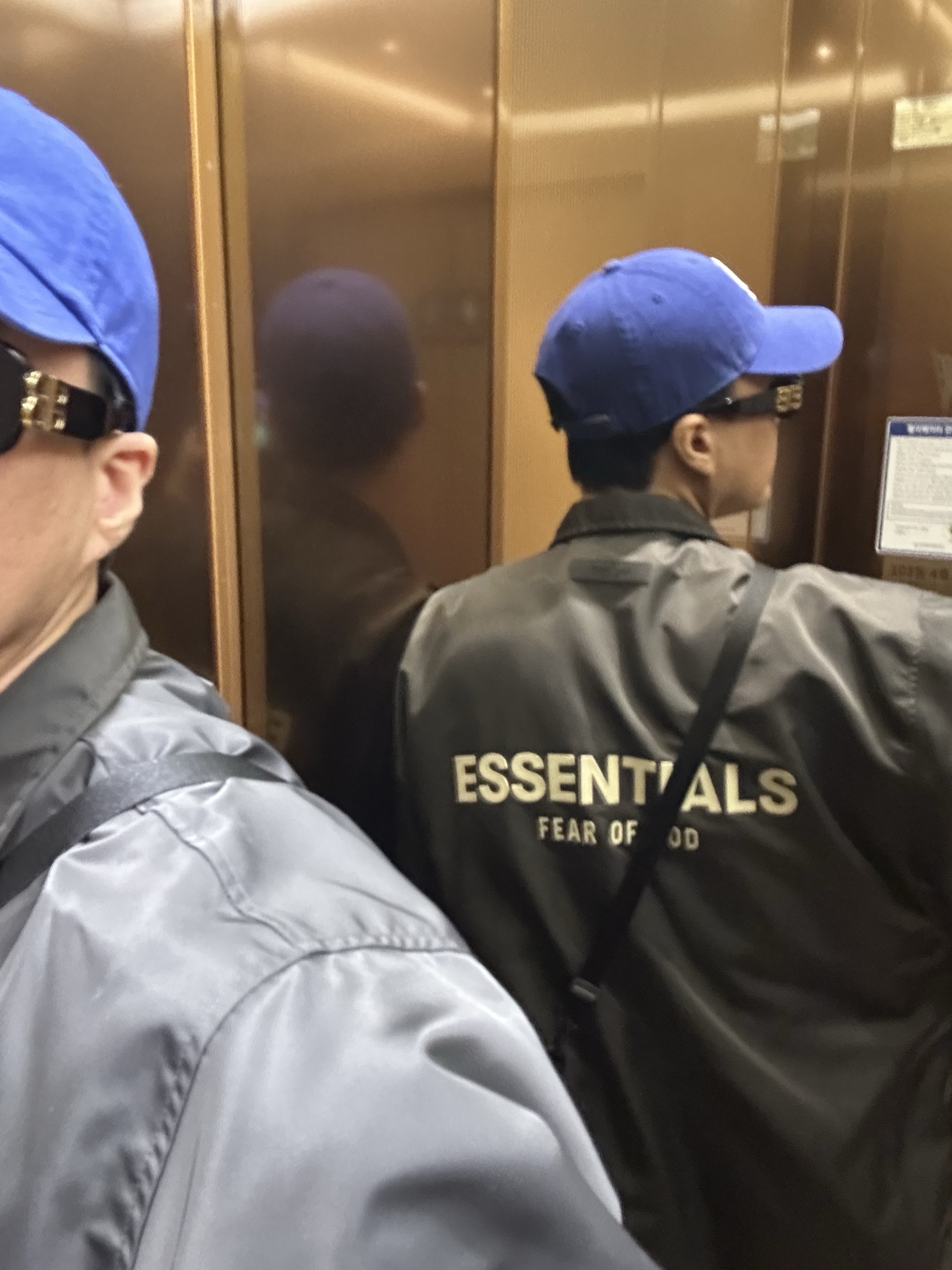 Essentials Coaches Jacket Iron - 22SS, New Balance 2002R Protection Pack Rain Cloud 착용 스타일 - 2