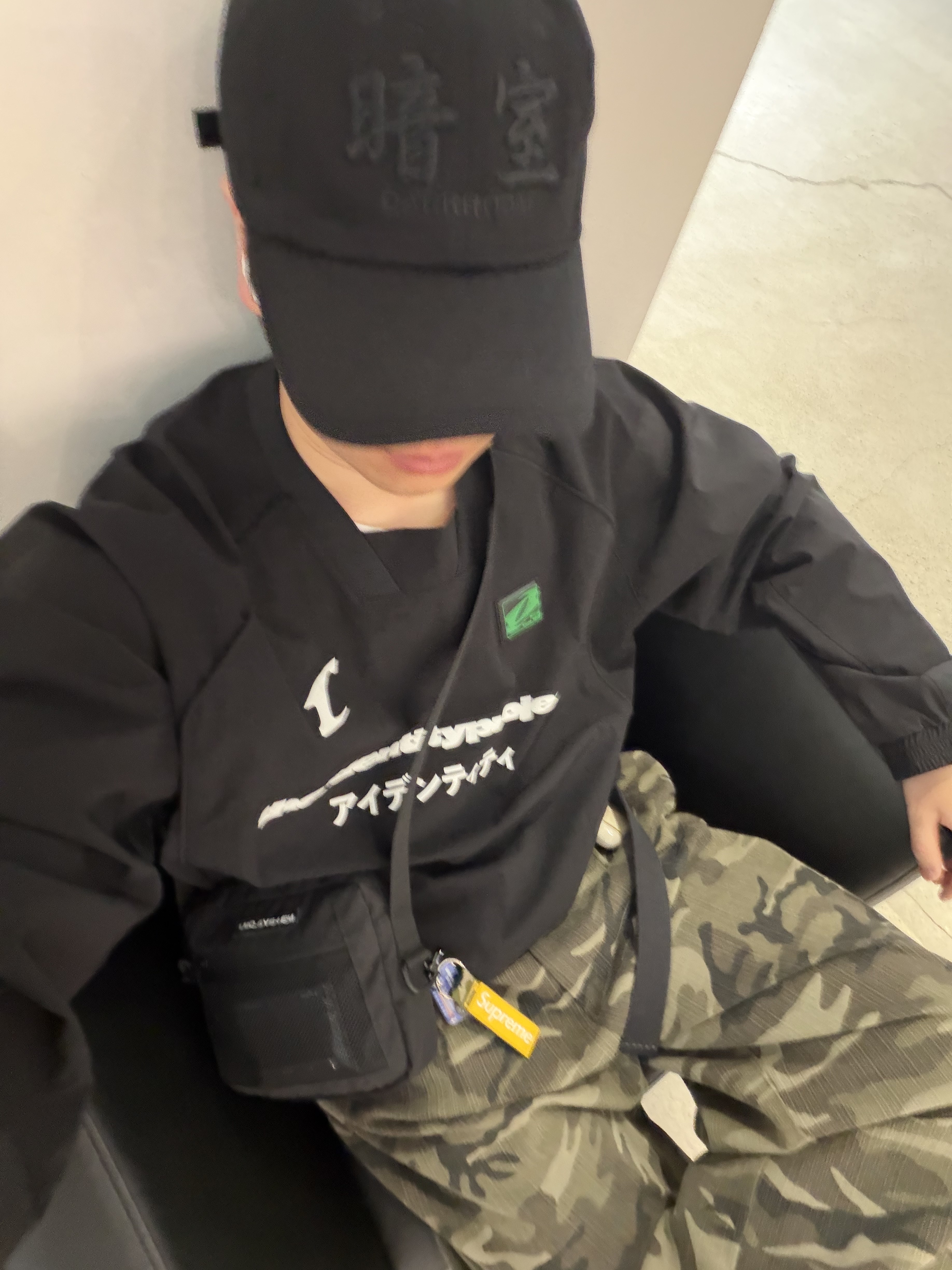 Darkr8m Studio Black Logo Cap, Supreme Webbing Keychain Yellow Camo - 23SS 착용 스타일 - 1
