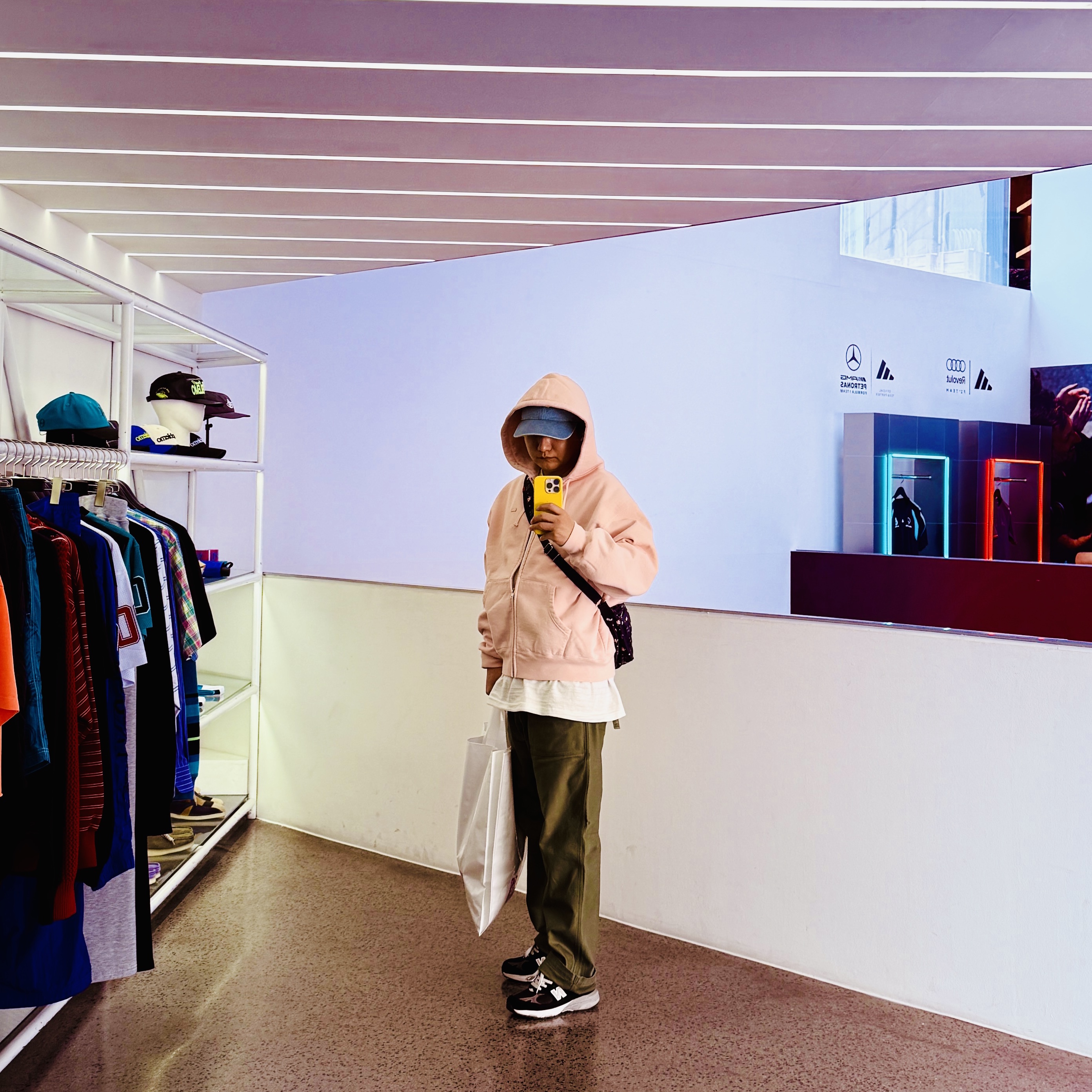 Supreme Small Box Zip Up Hooded Sweatshirt Light Pink - 26SS, (W) New Balance 993 Made in USA Black - B Standard 착용 스타일 - 2