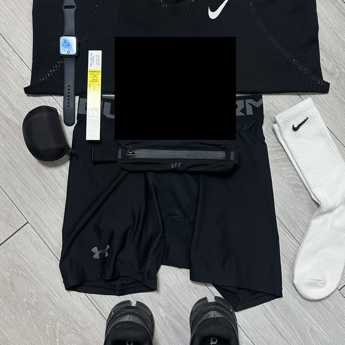 Nike Dri-Fit ADV Aeroswift Running Vest Black - US/EU, Montbell Trekking Glasses Black Grey 착용 스타일