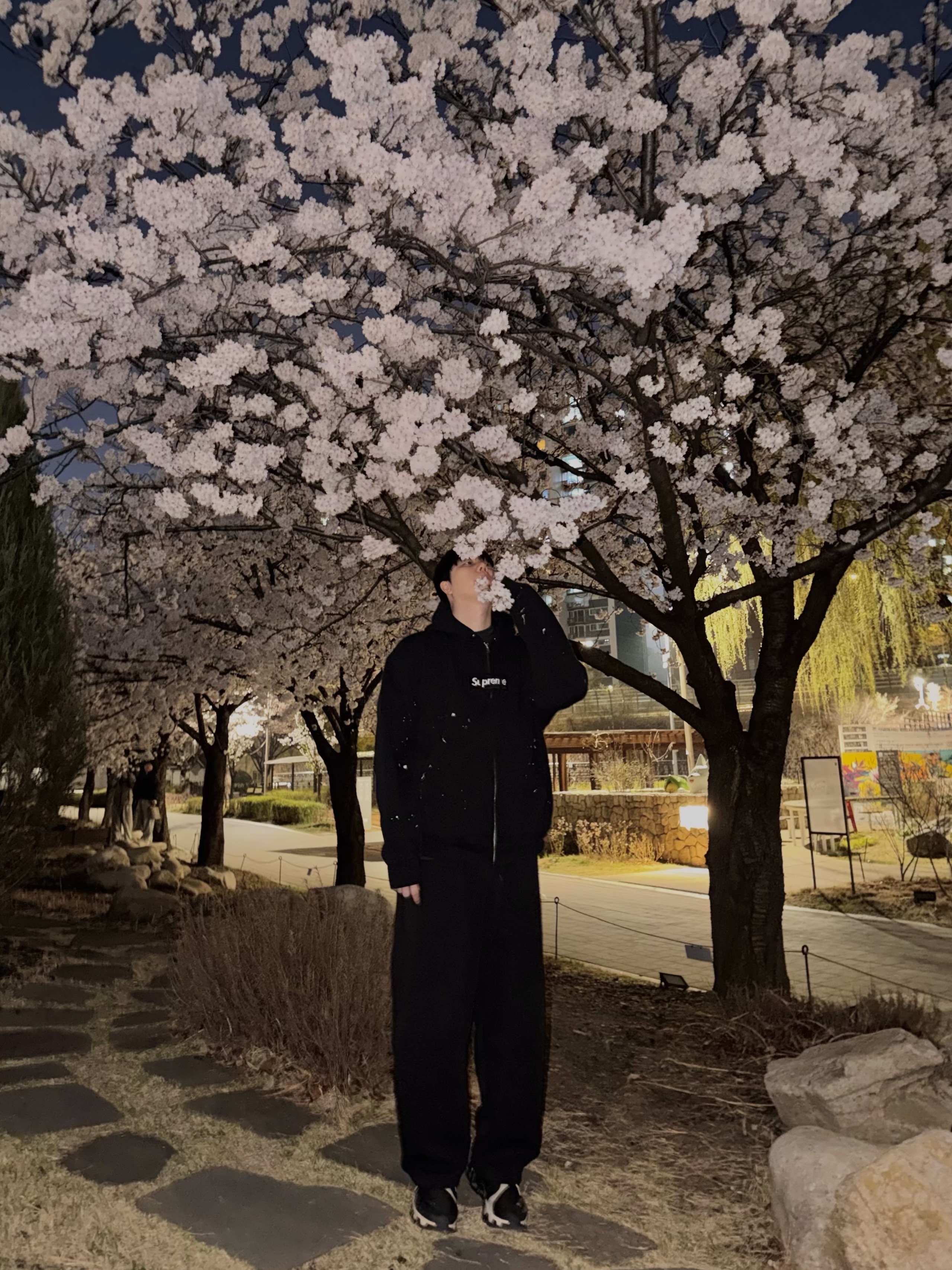 Supreme x MM6 Maison Margiela Box Logo Zip Up Hooded Sweatshirt Black - 26SS, On Running x Post Archive Faction (Paf) Cloudmonster Hyper Black 착용 스타일 - 1