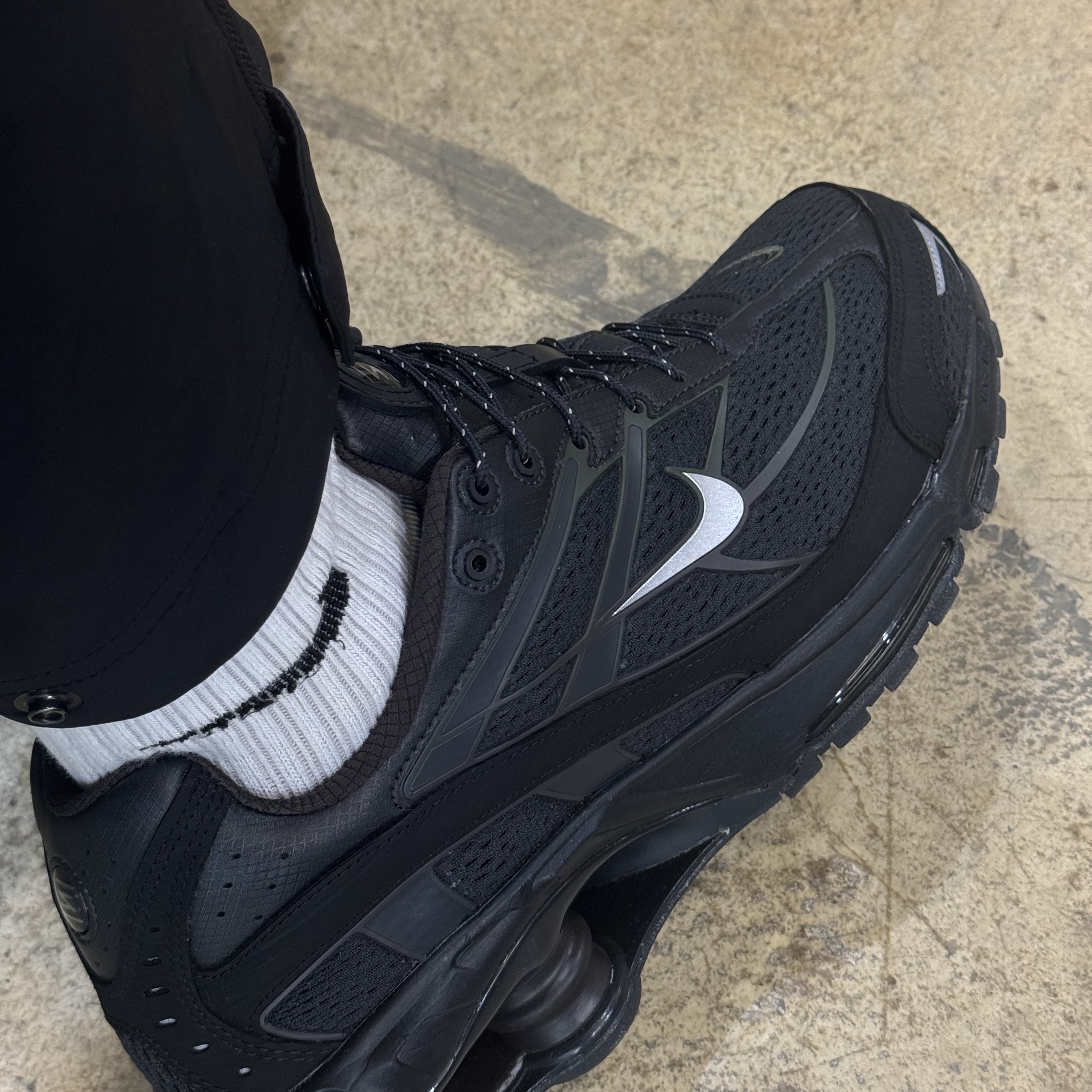 Nike Shox Ride 2 Off Noir and Velvet Brown 착용 스타일