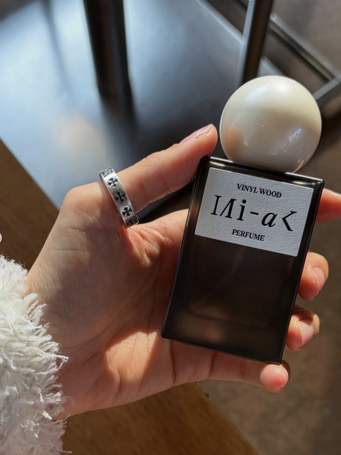 MIHAK VINYL WOOD Perfume 50ml 착용 스타일 - 2
